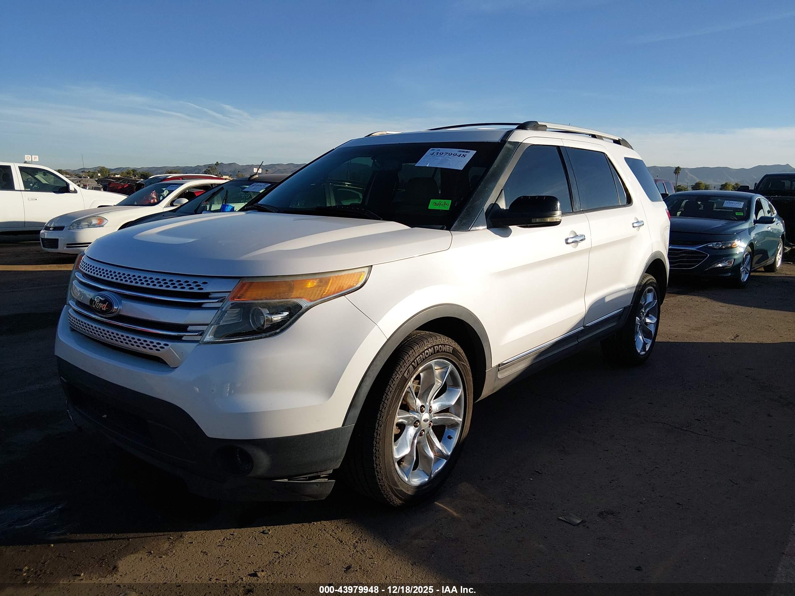 FORD EXPLORER image 2