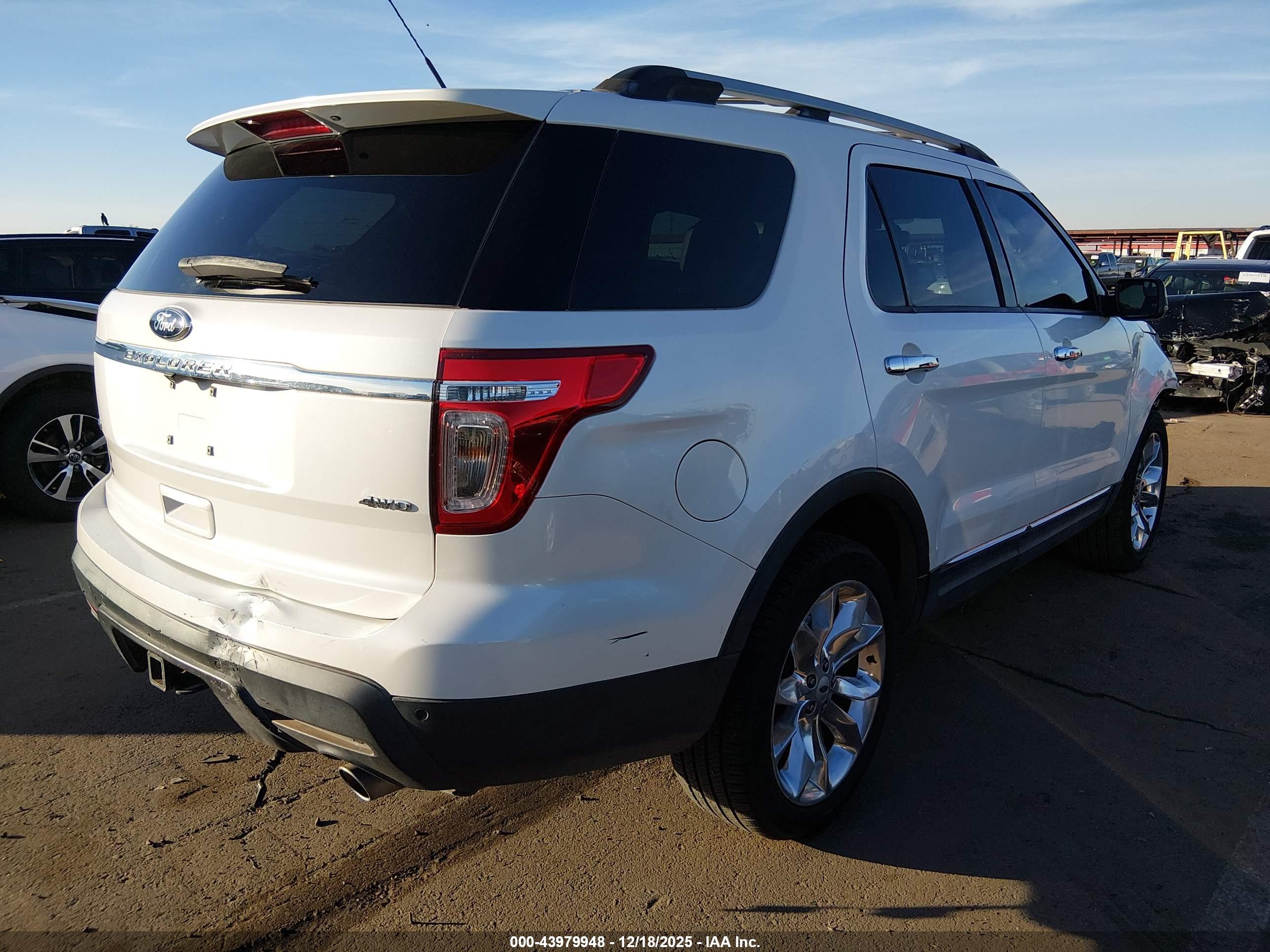 FORD EXPLORER image 4