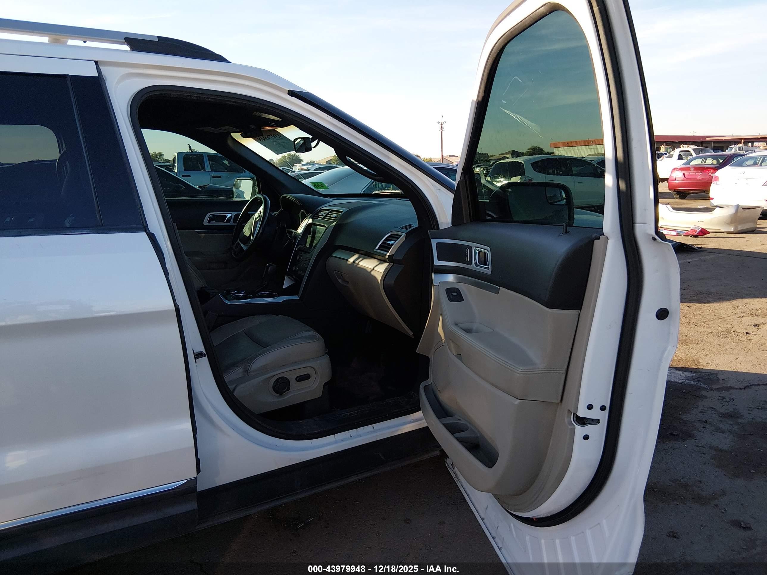 FORD EXPLORER image 5