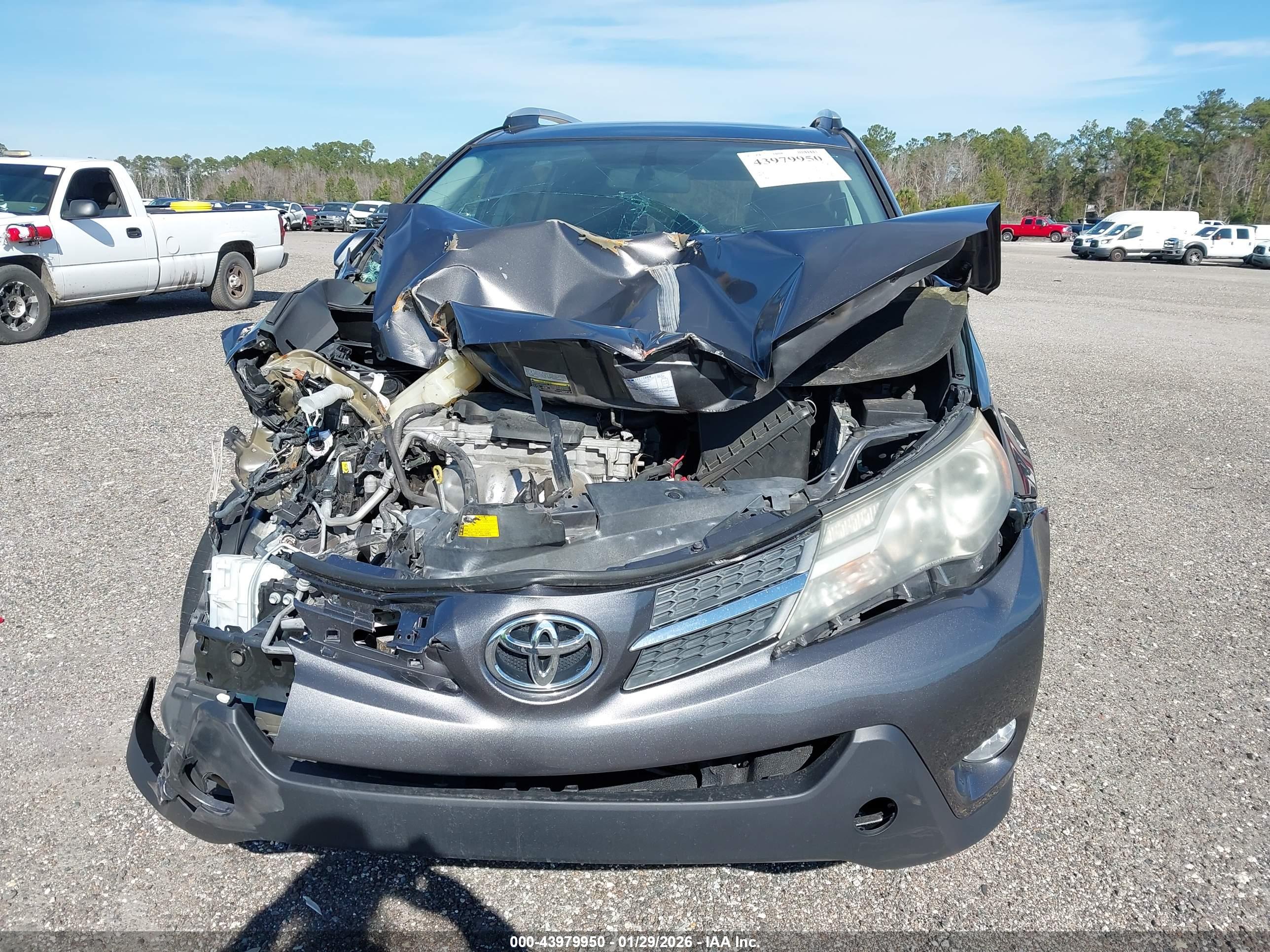 TOYOTA RAV4 image 6