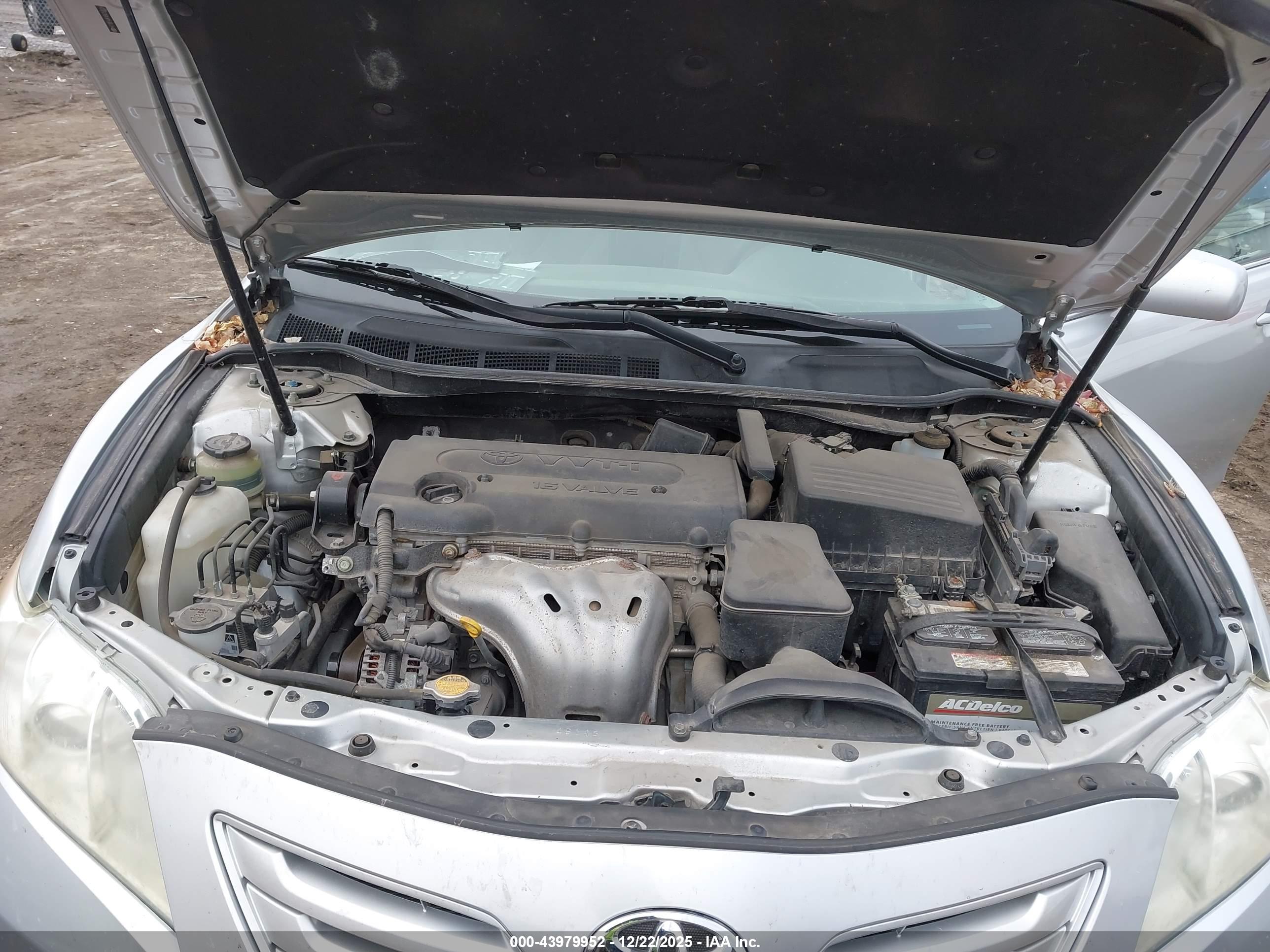 TOYOTA CAMRY image 10
