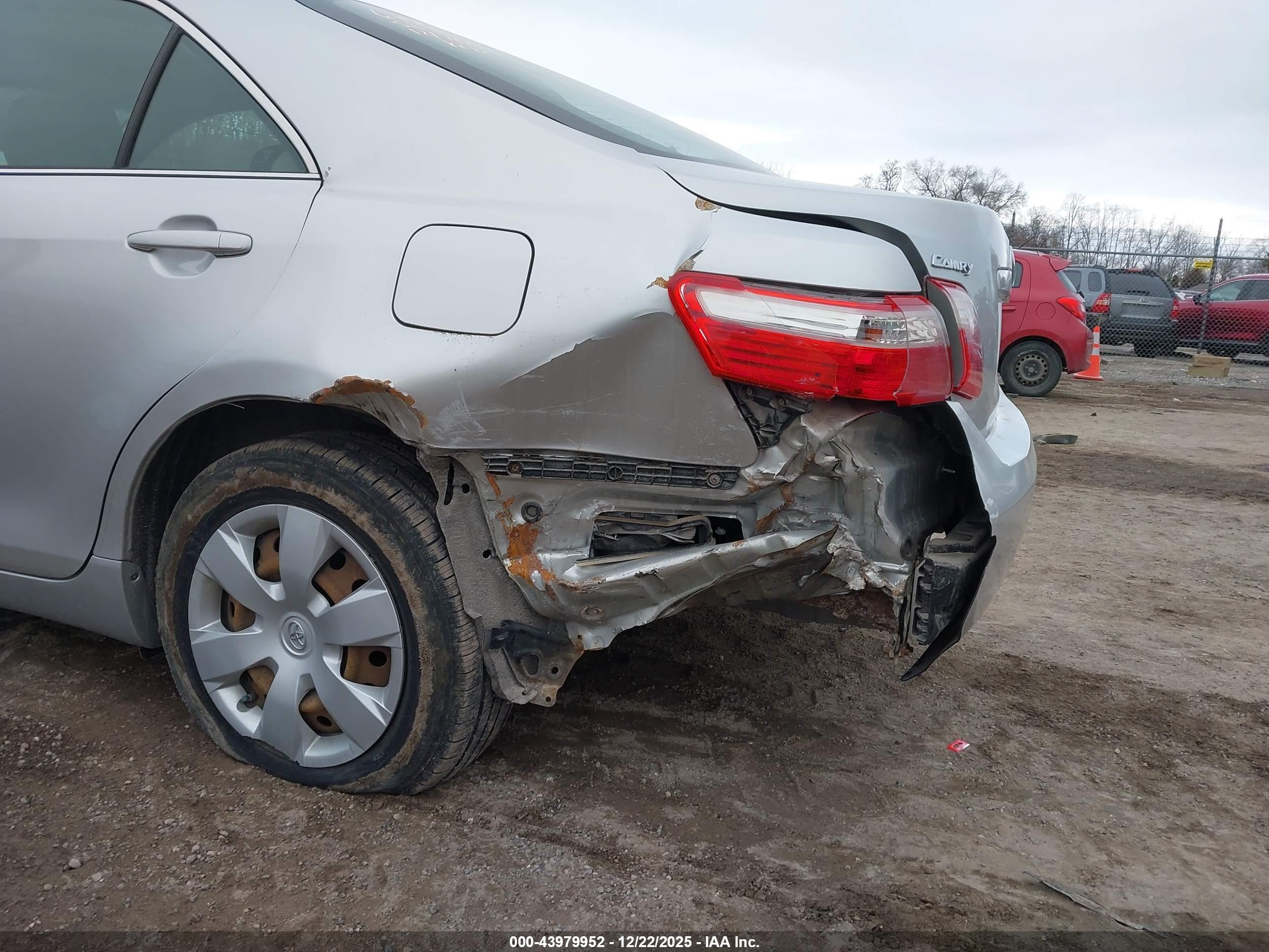 TOYOTA CAMRY image 6