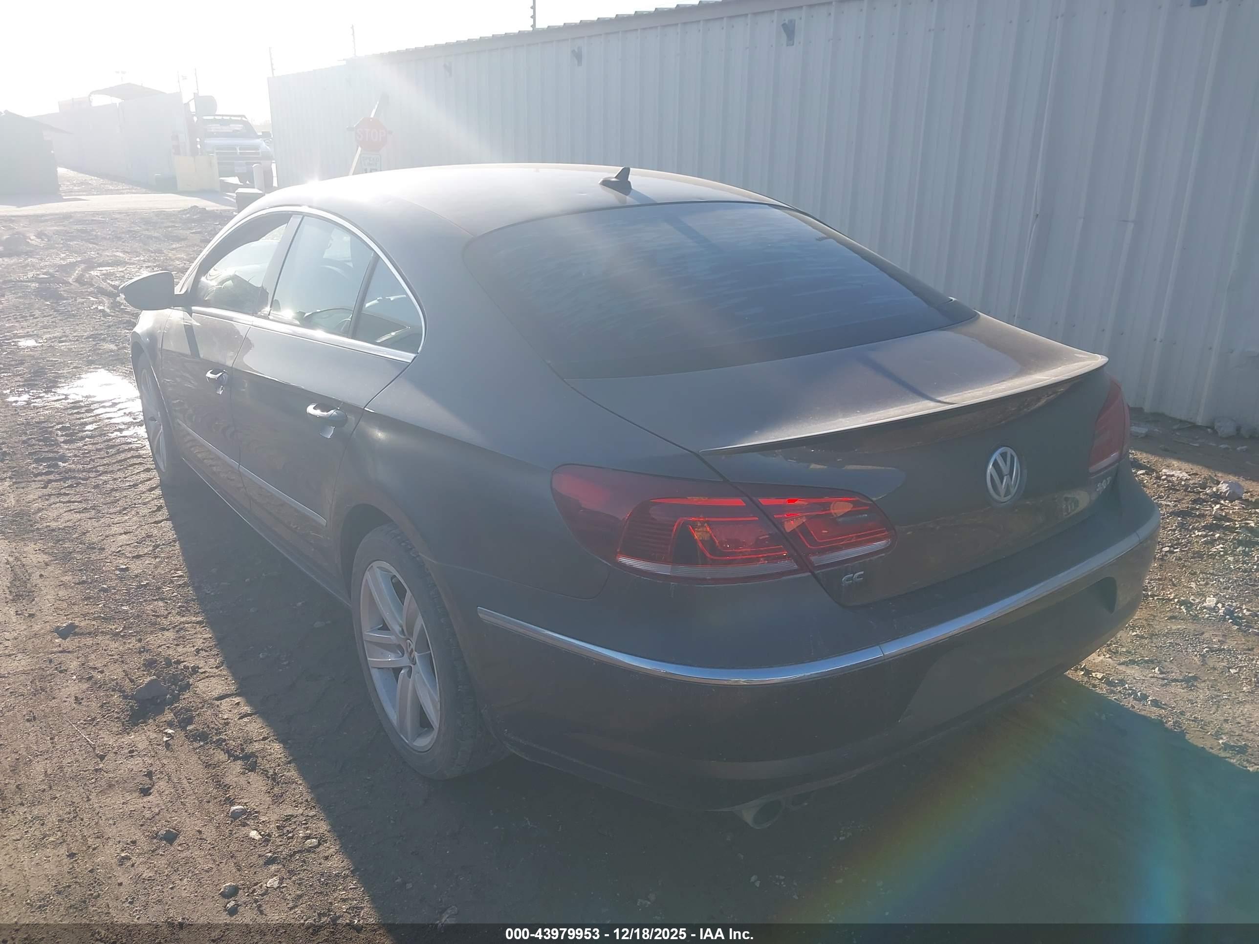 VOLKSWAGEN CC image 3