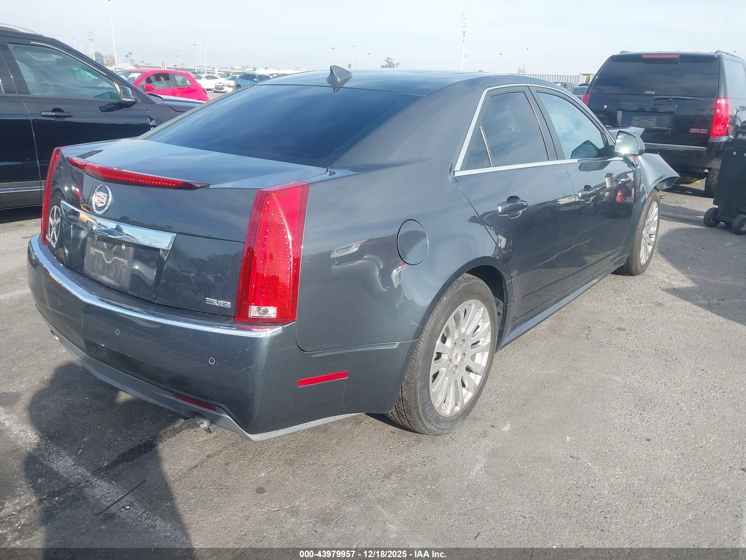 CADILLAC CTS image 4
