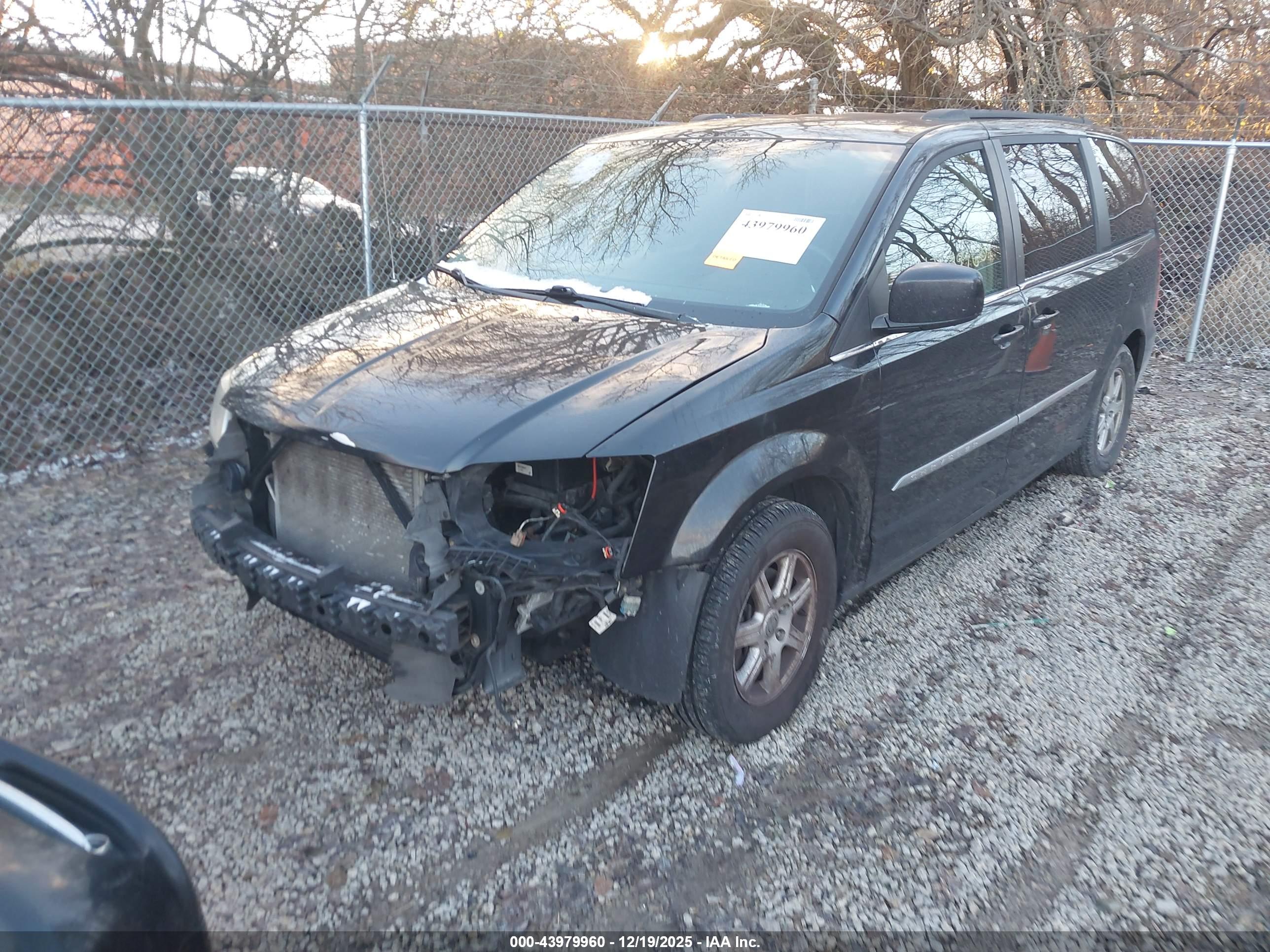 CHRYSLER TOWN image 2
