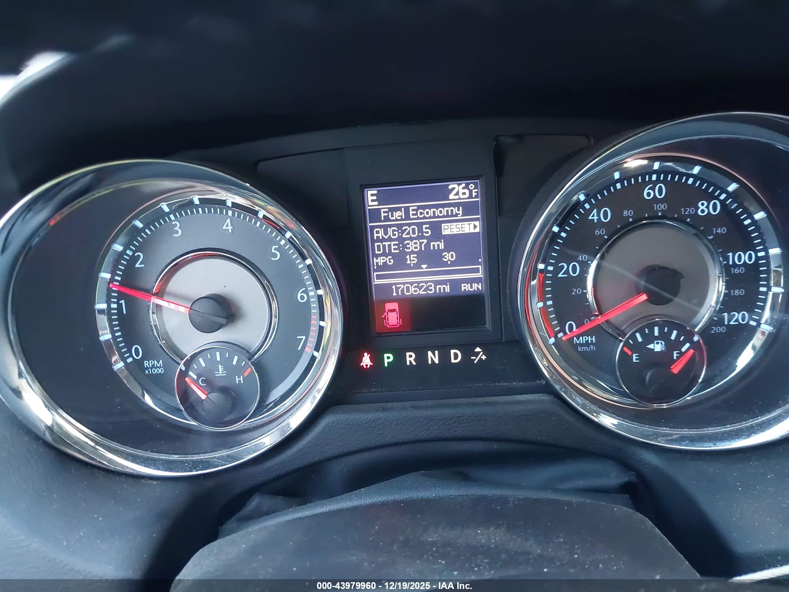 CHRYSLER TOWN image 7