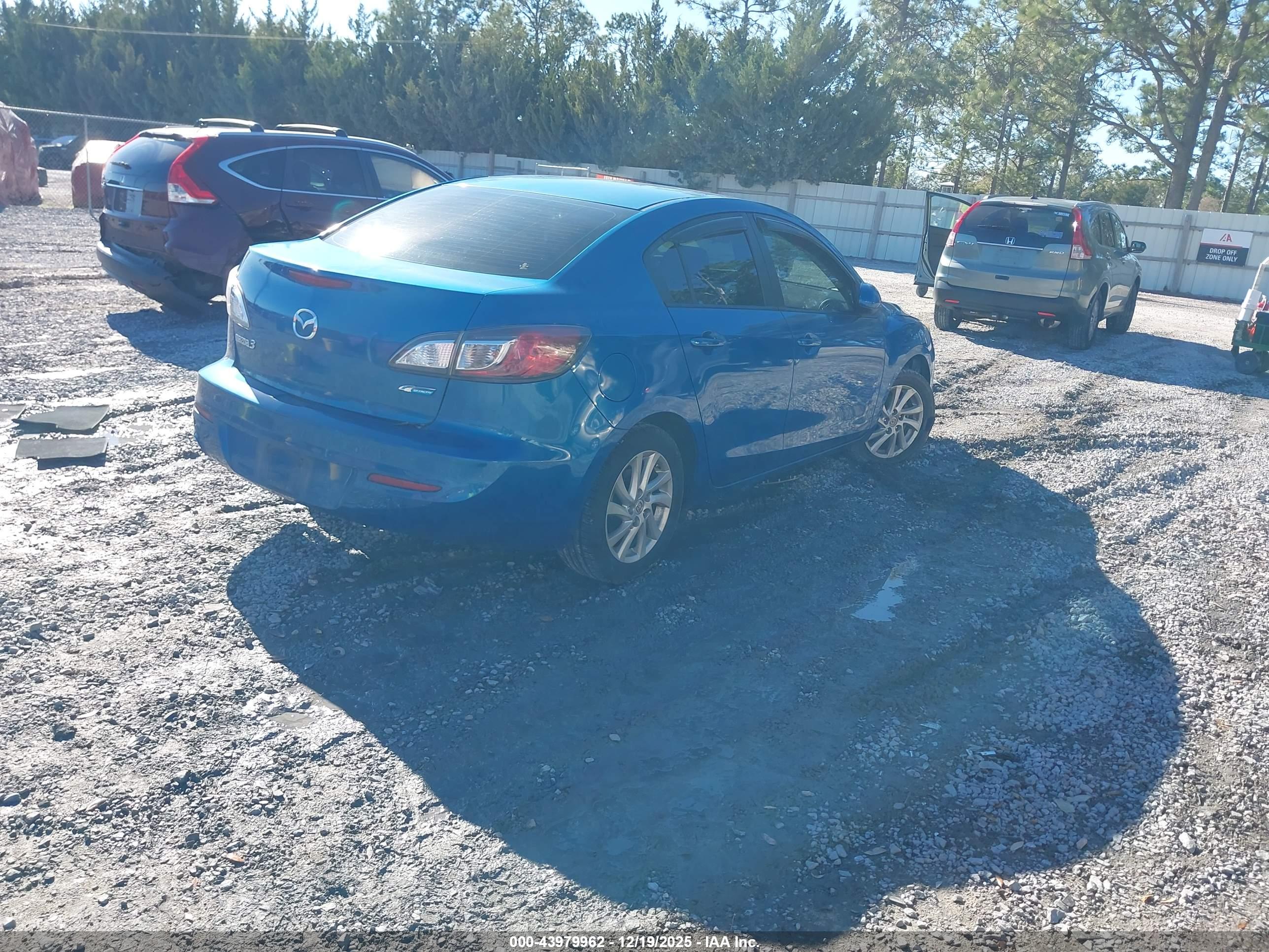 MAZDA MAZDA3 image 4