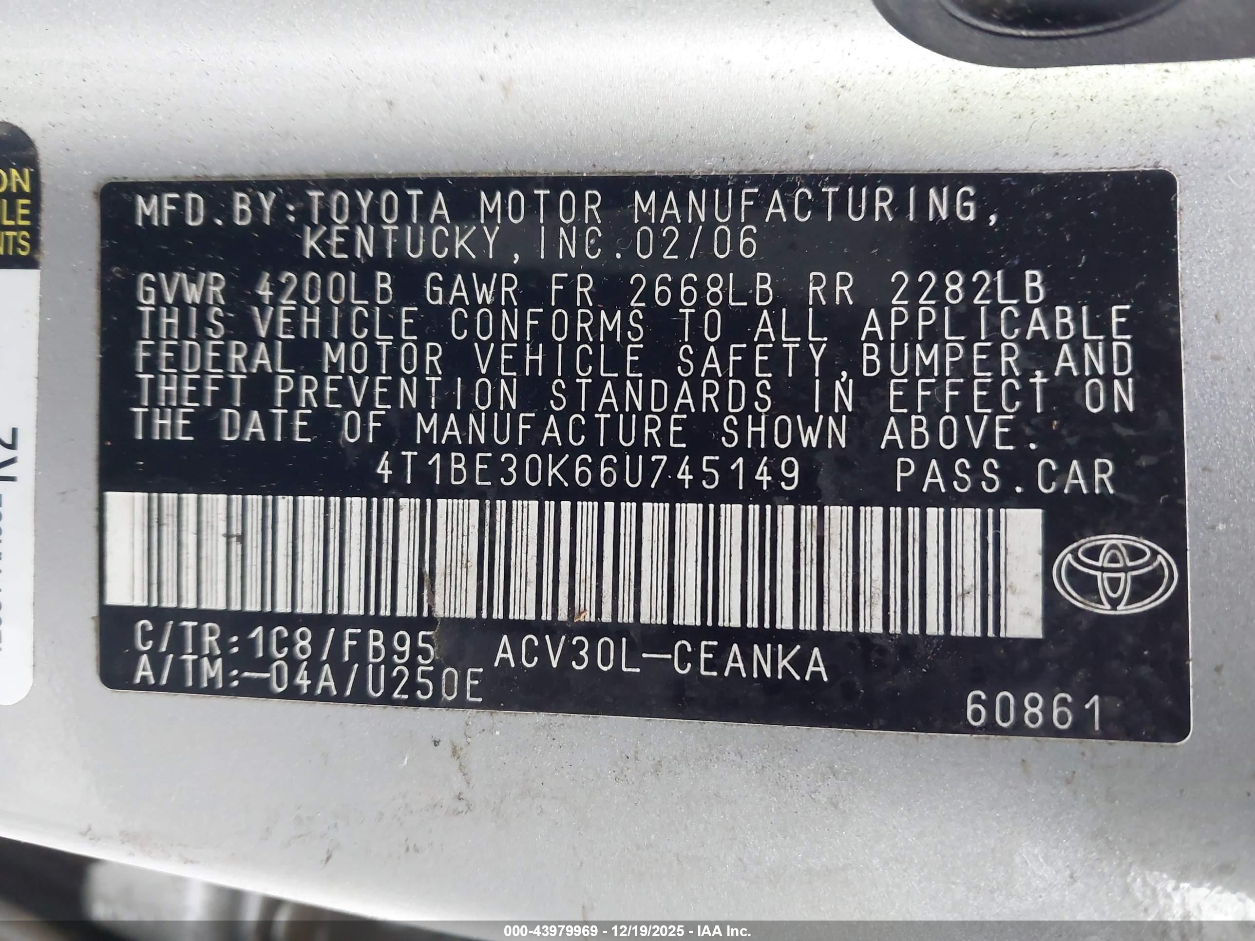 TOYOTA CAMRY image 9
