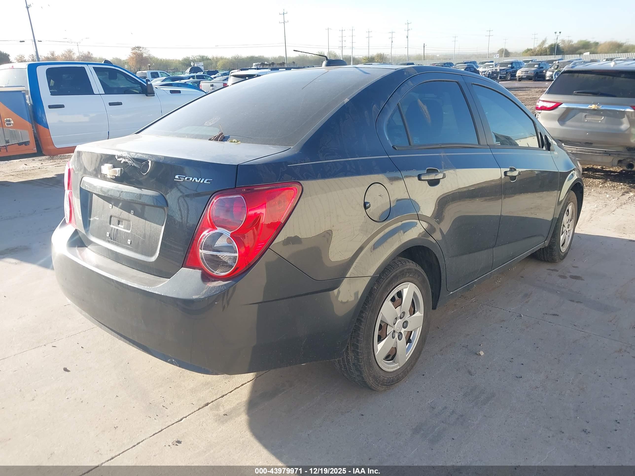 CHEVROLET SONIC image 4