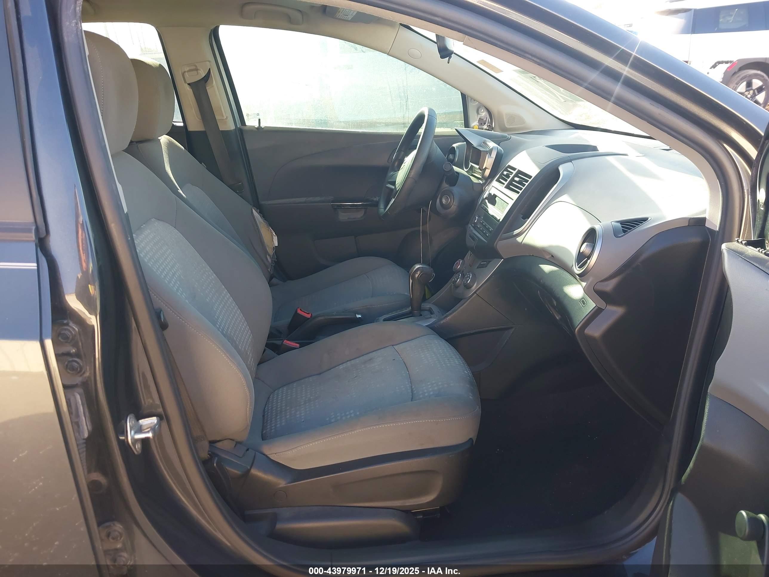 CHEVROLET SONIC image 5