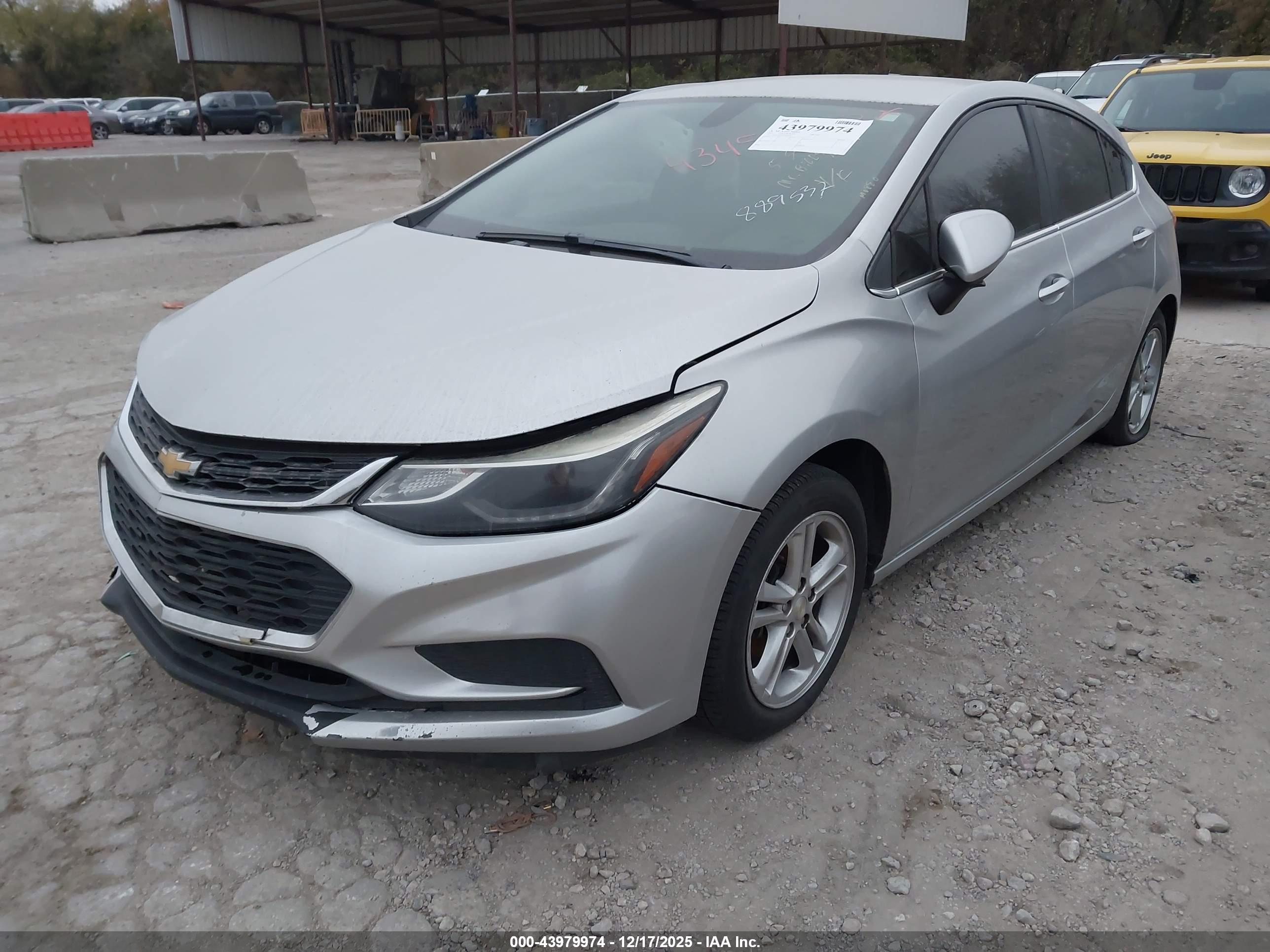 CHEVROLET CRUZE image 2
