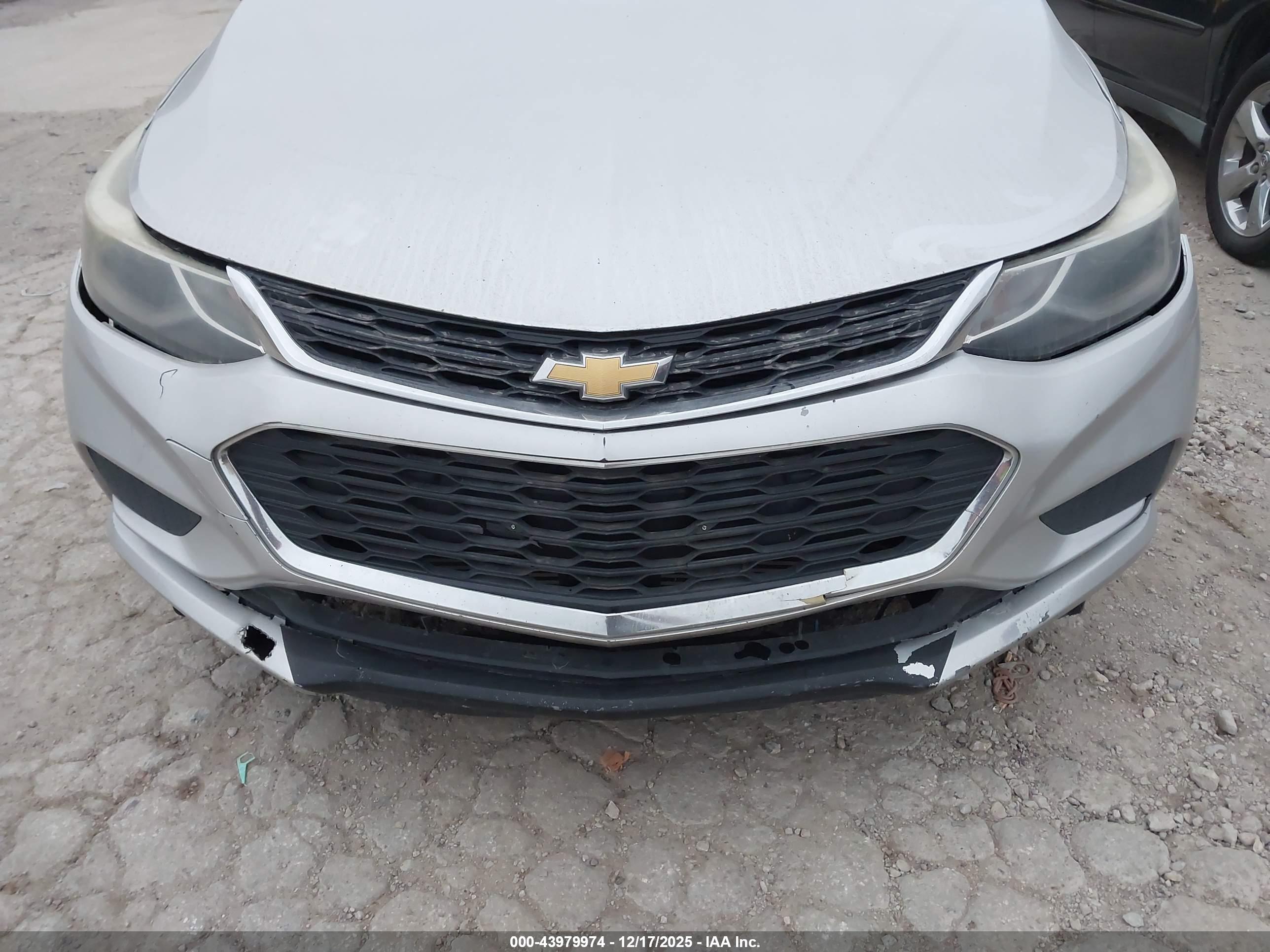 CHEVROLET CRUZE image 6