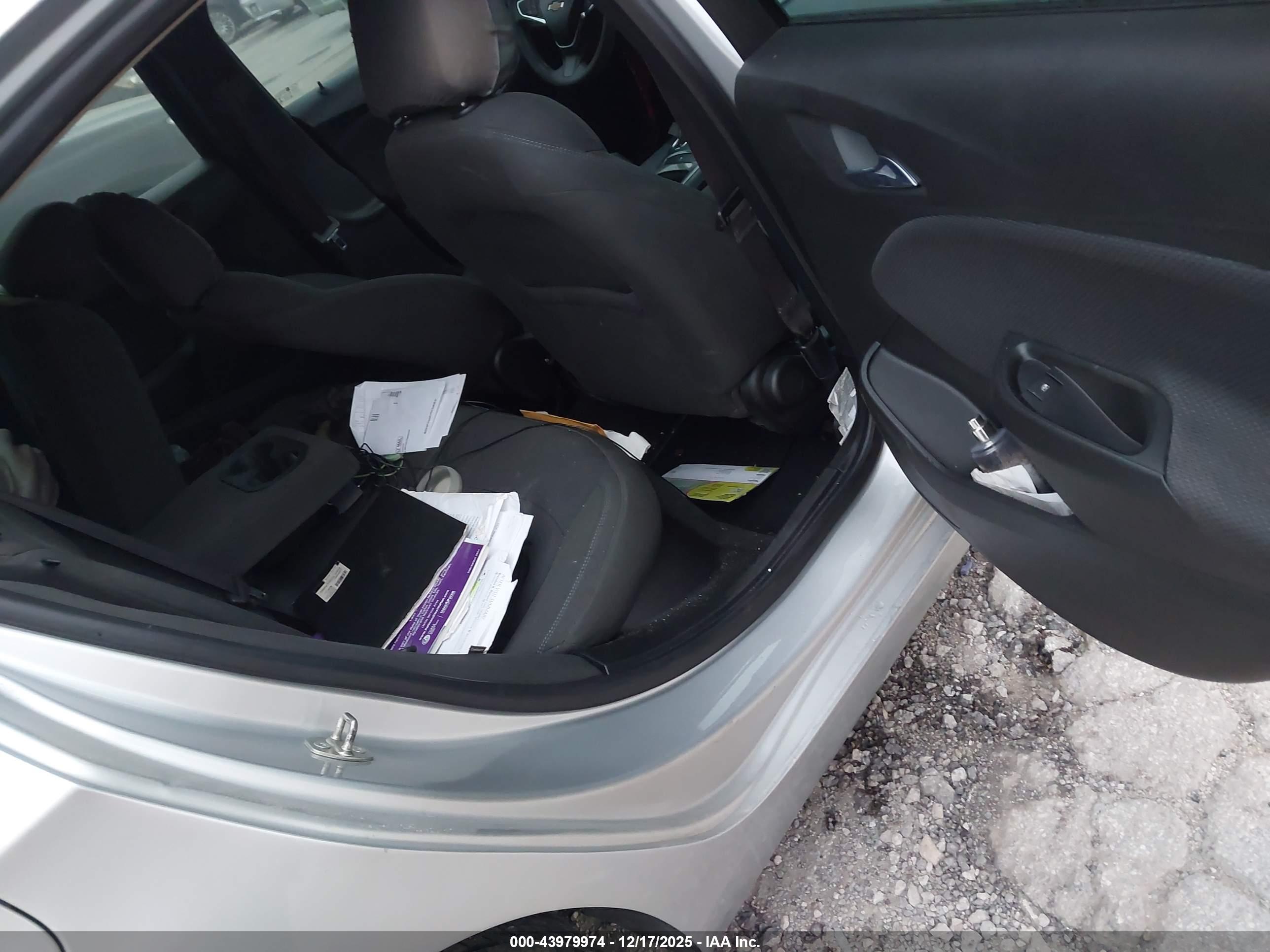CHEVROLET CRUZE image 8