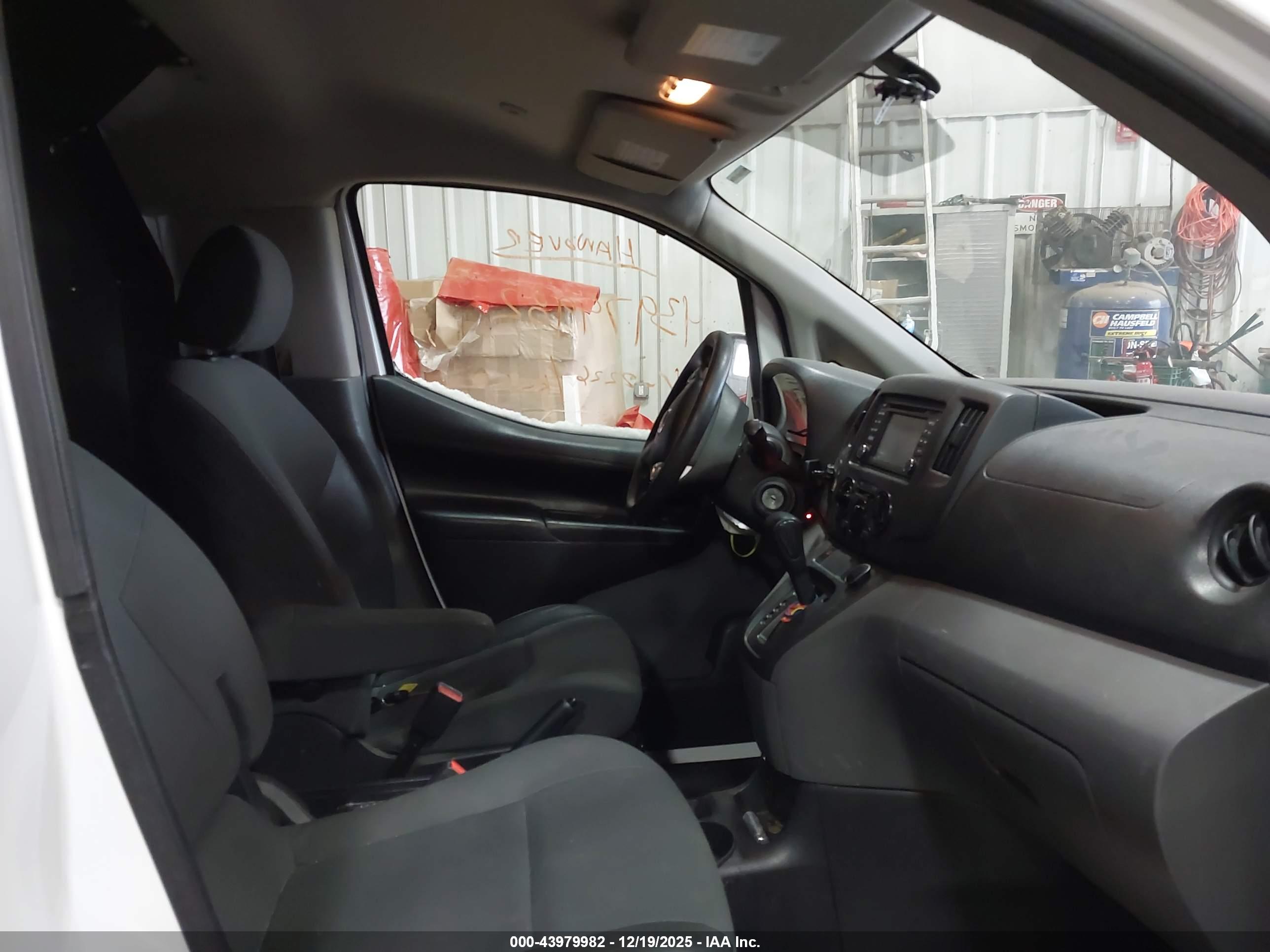 NISSAN NV200 image 5