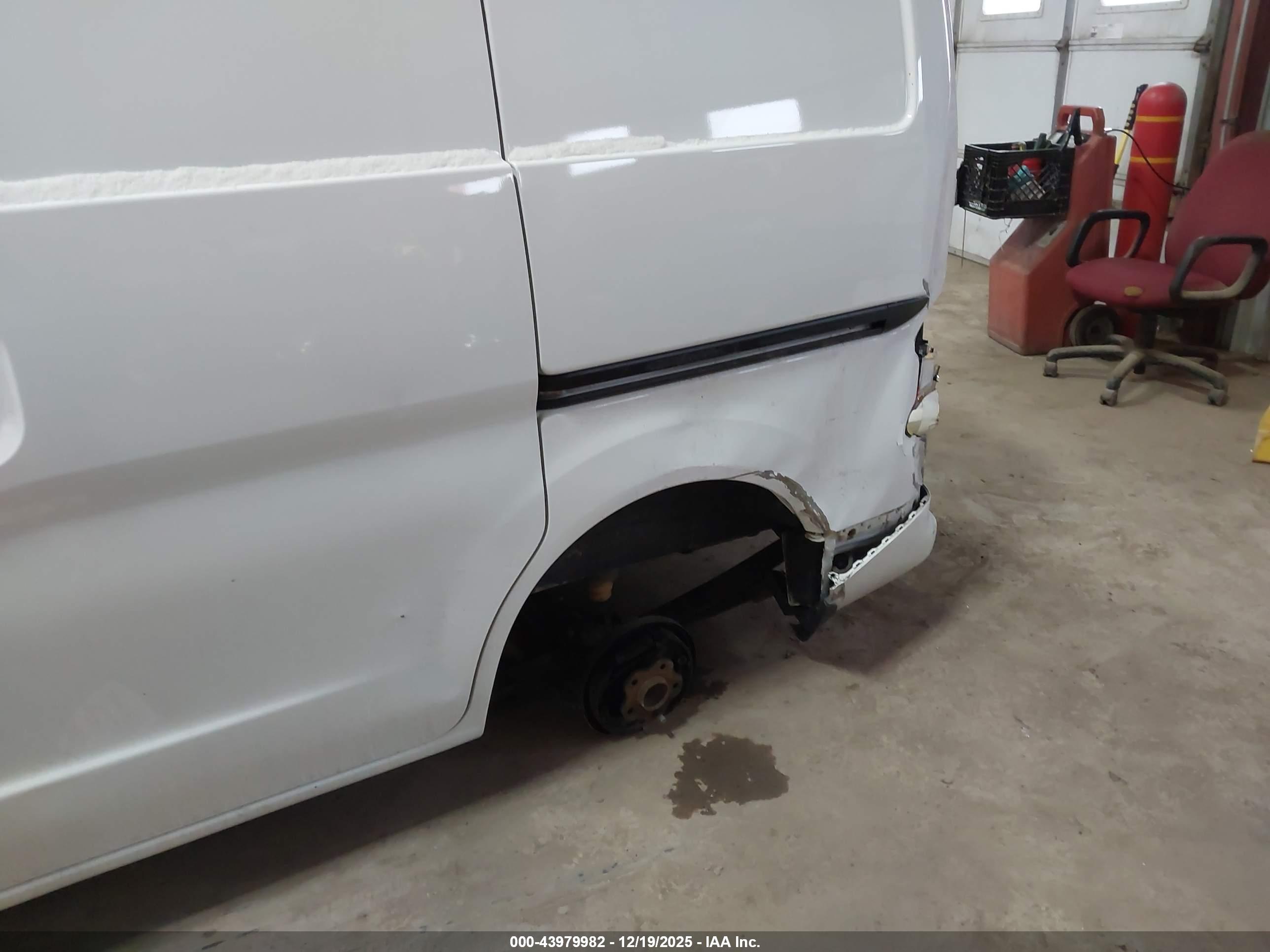 NISSAN NV200 image 6