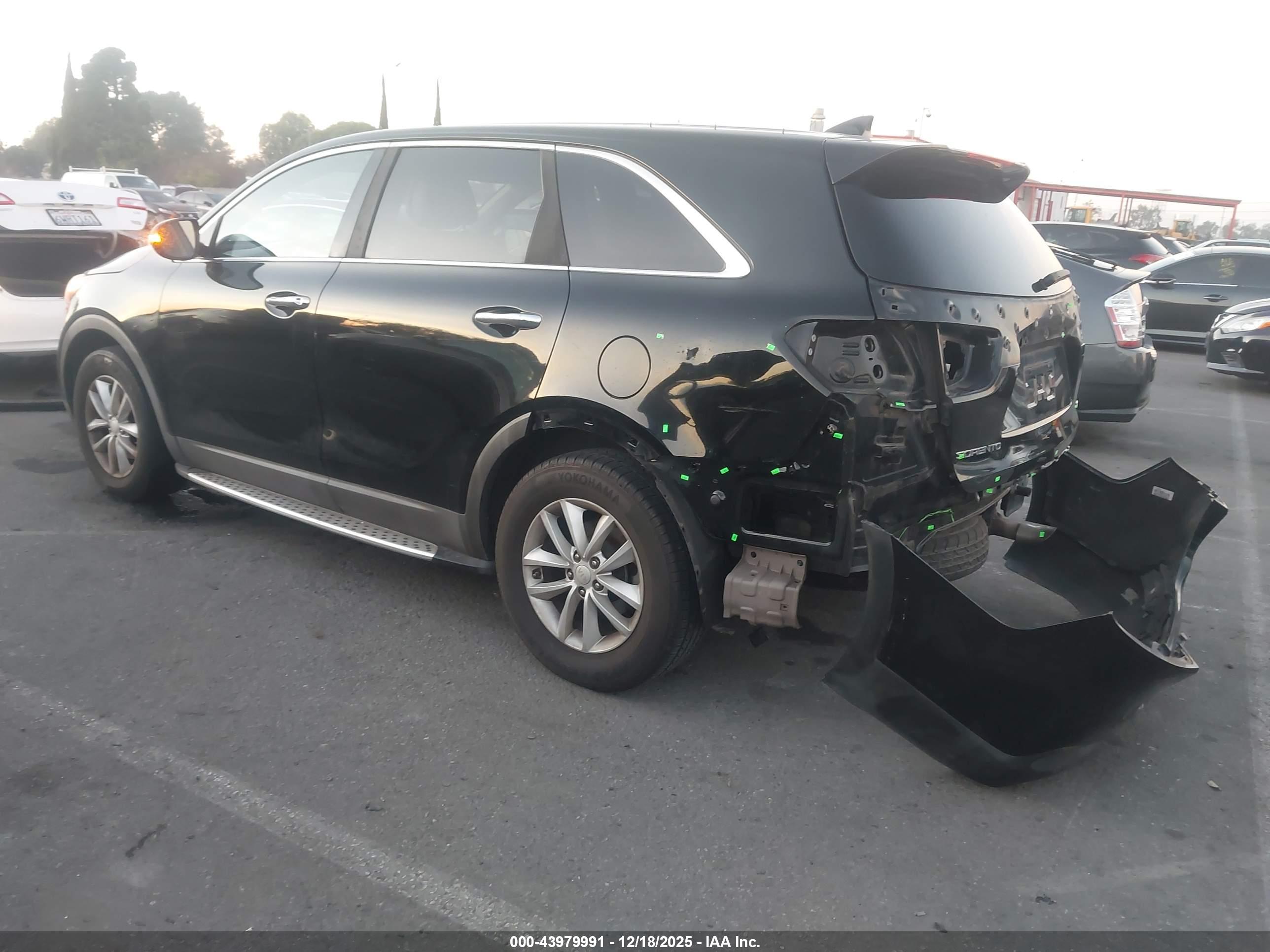 KIA SORENTO image 3