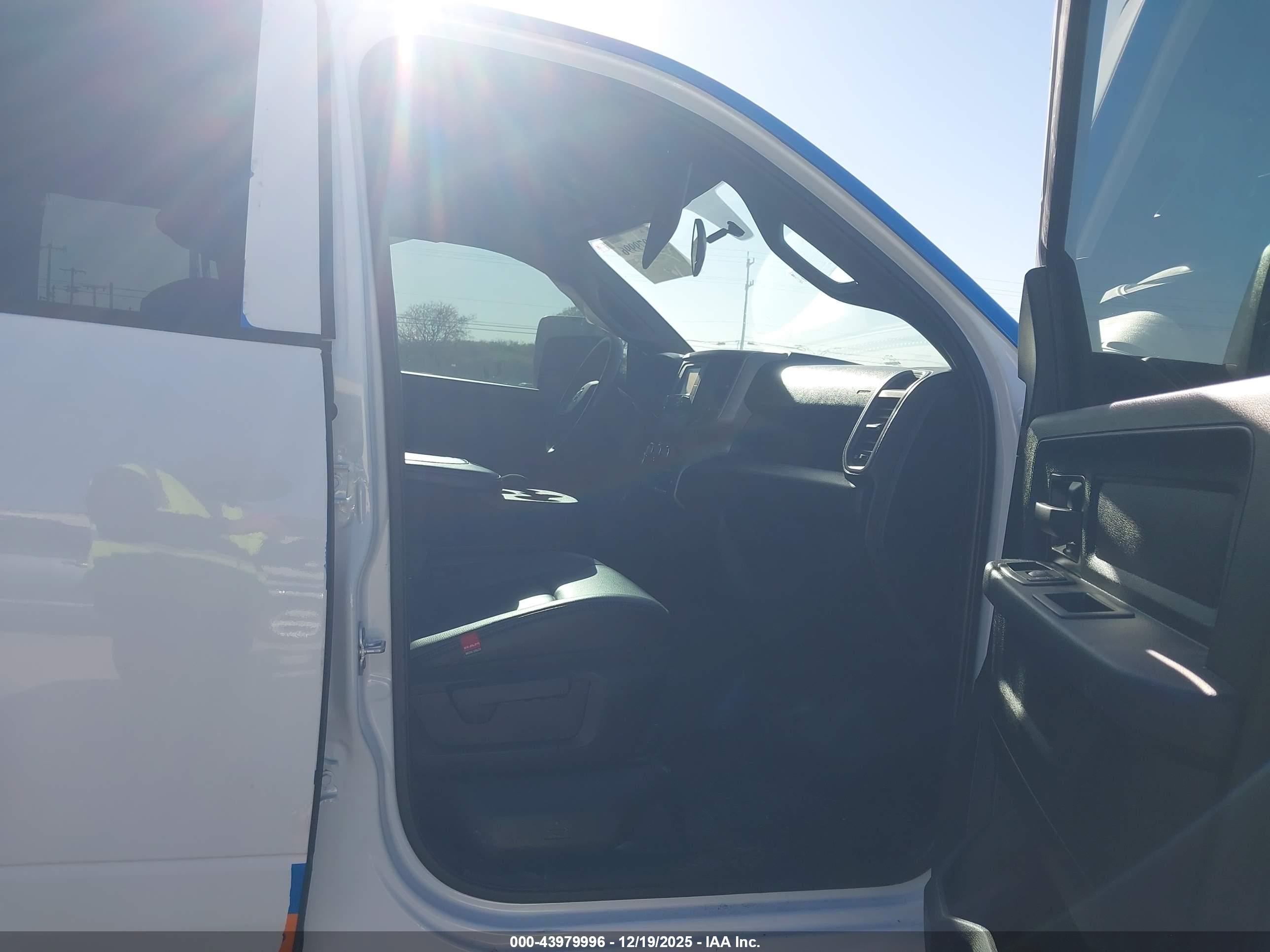 RAM 2500 image 5
