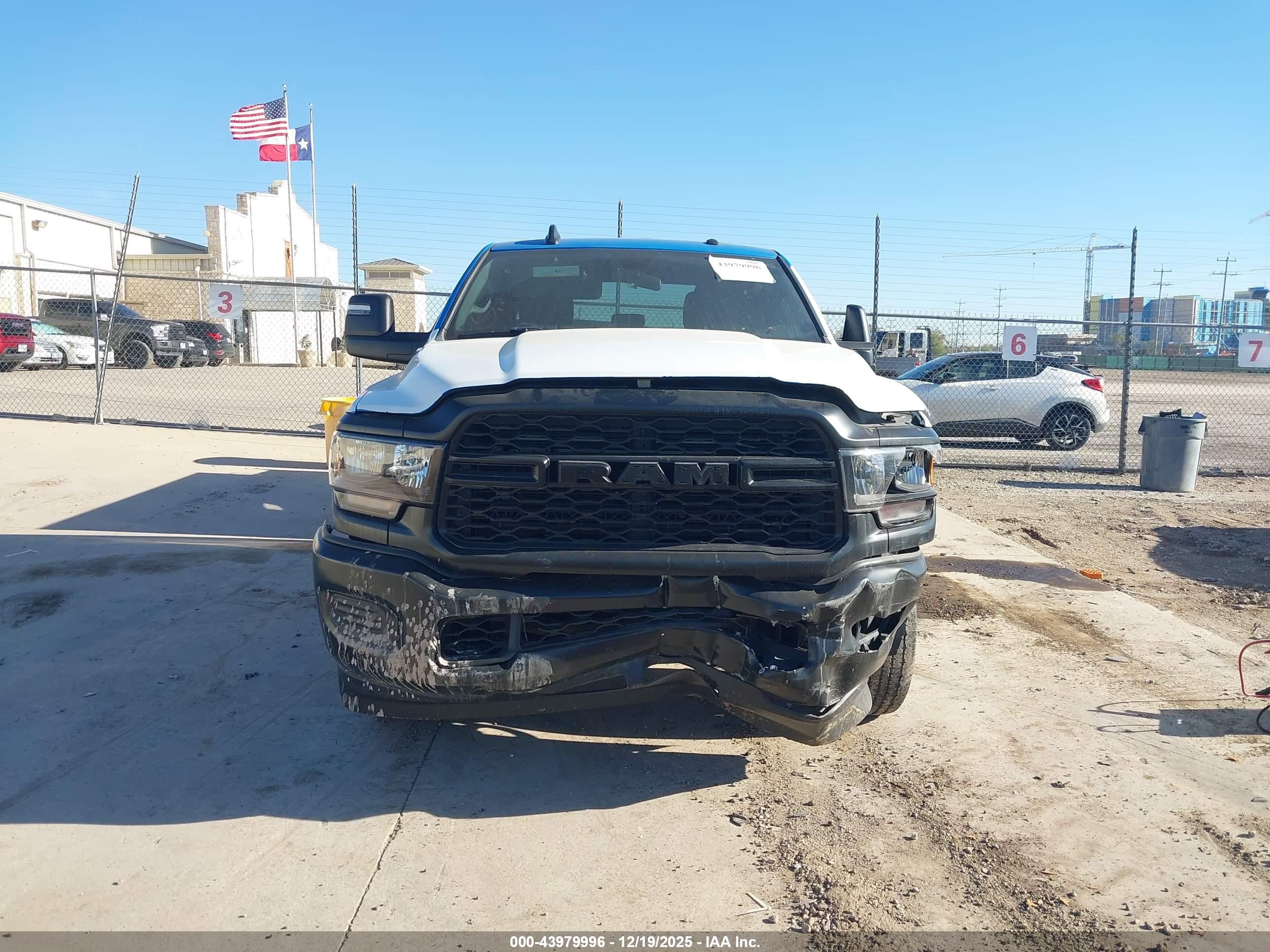RAM 2500 image 6