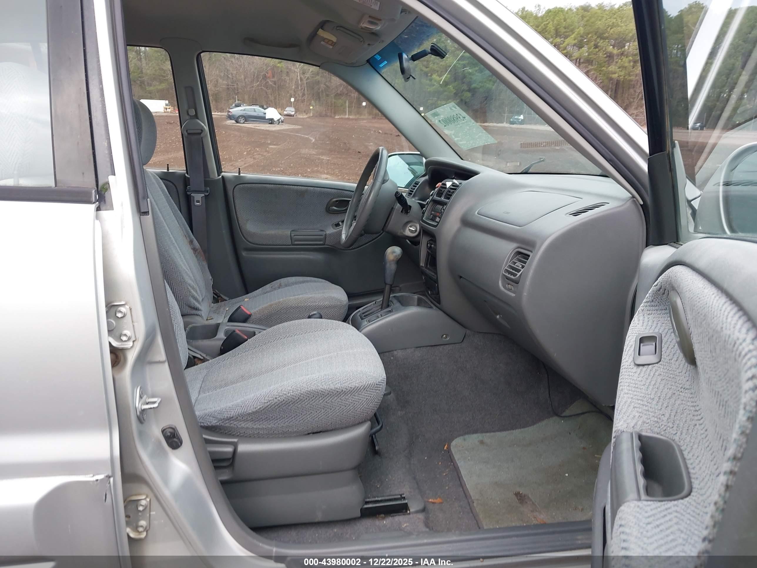 SUZUKI GRAND image 5