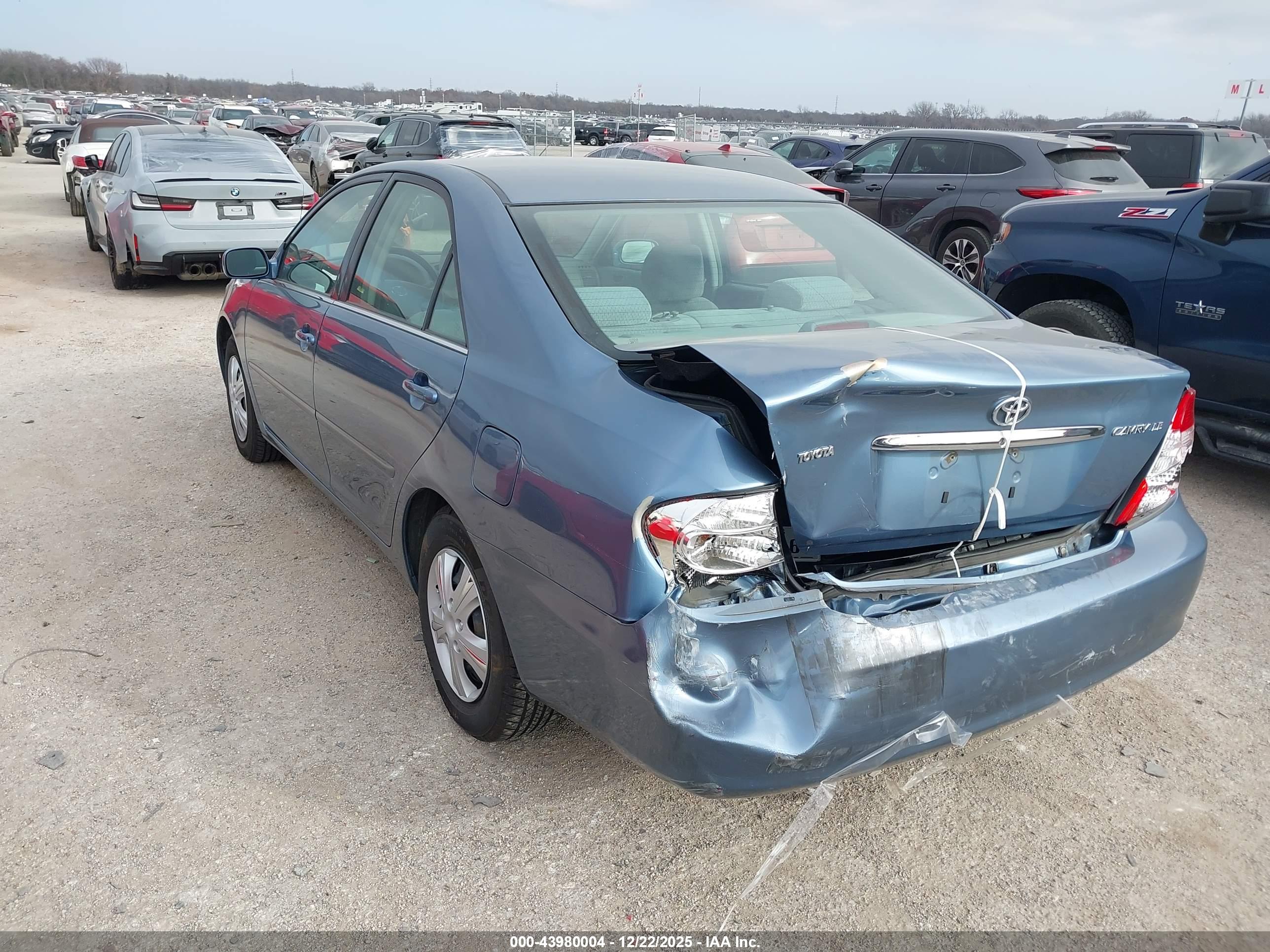 TOYOTA CAMRY image 3