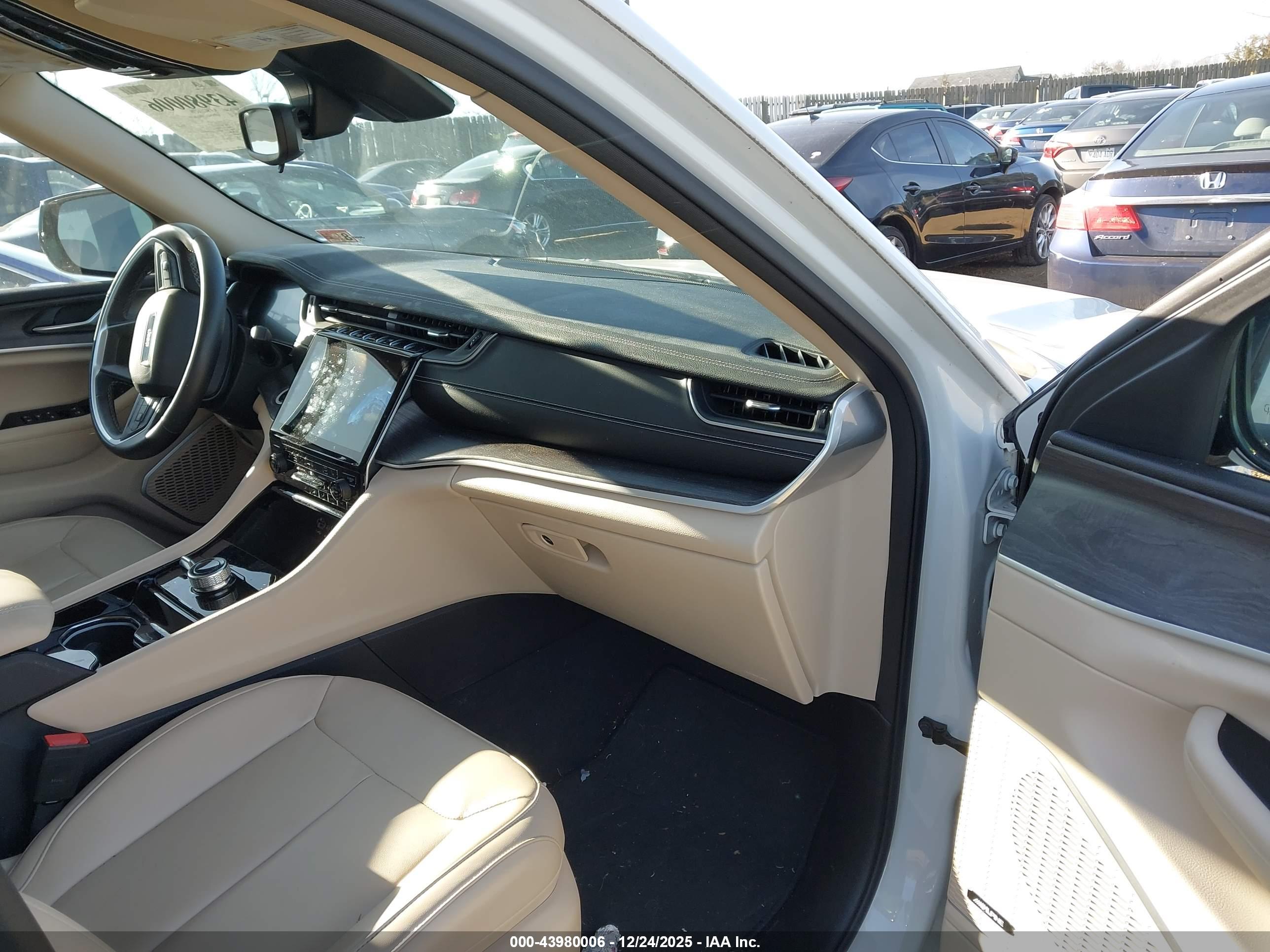 JEEP GRAND image 5