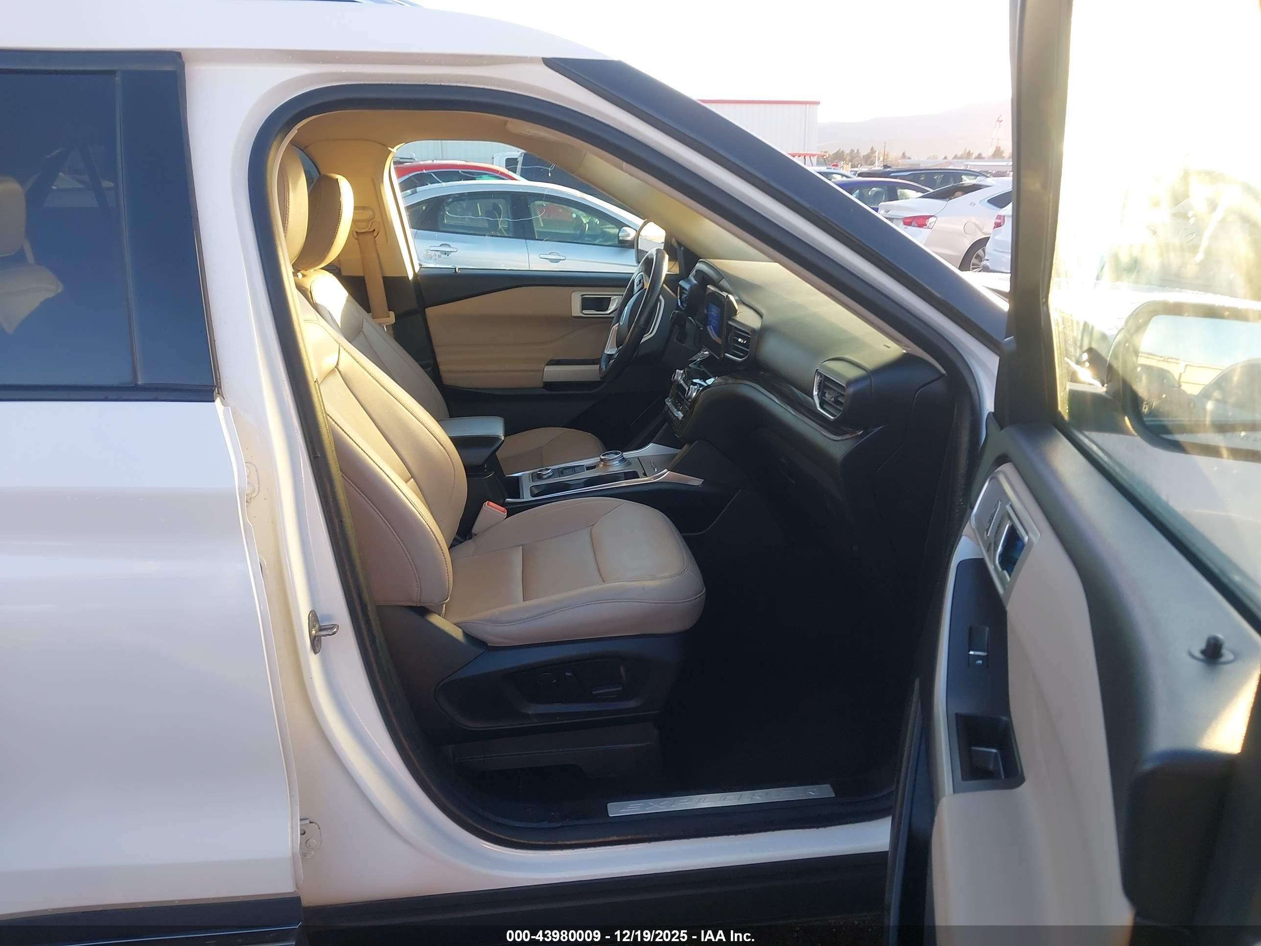 FORD EXPLORER image 5