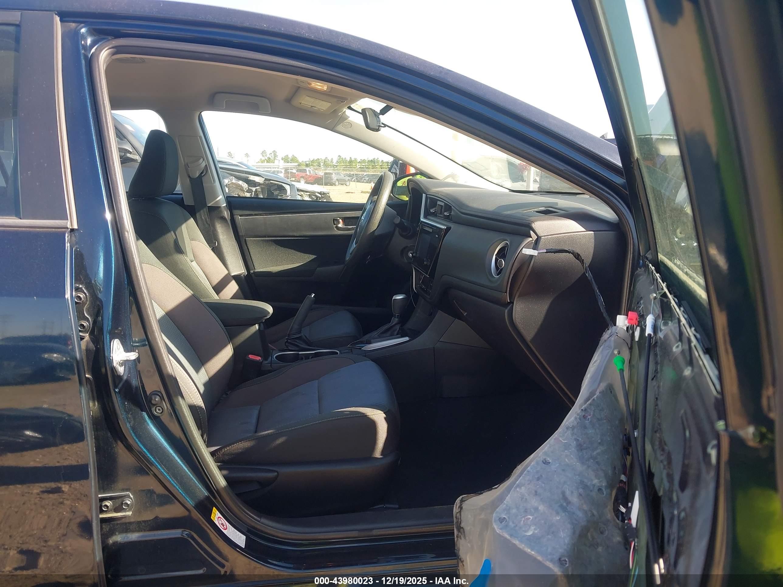 TOYOTA COROLLA image 5