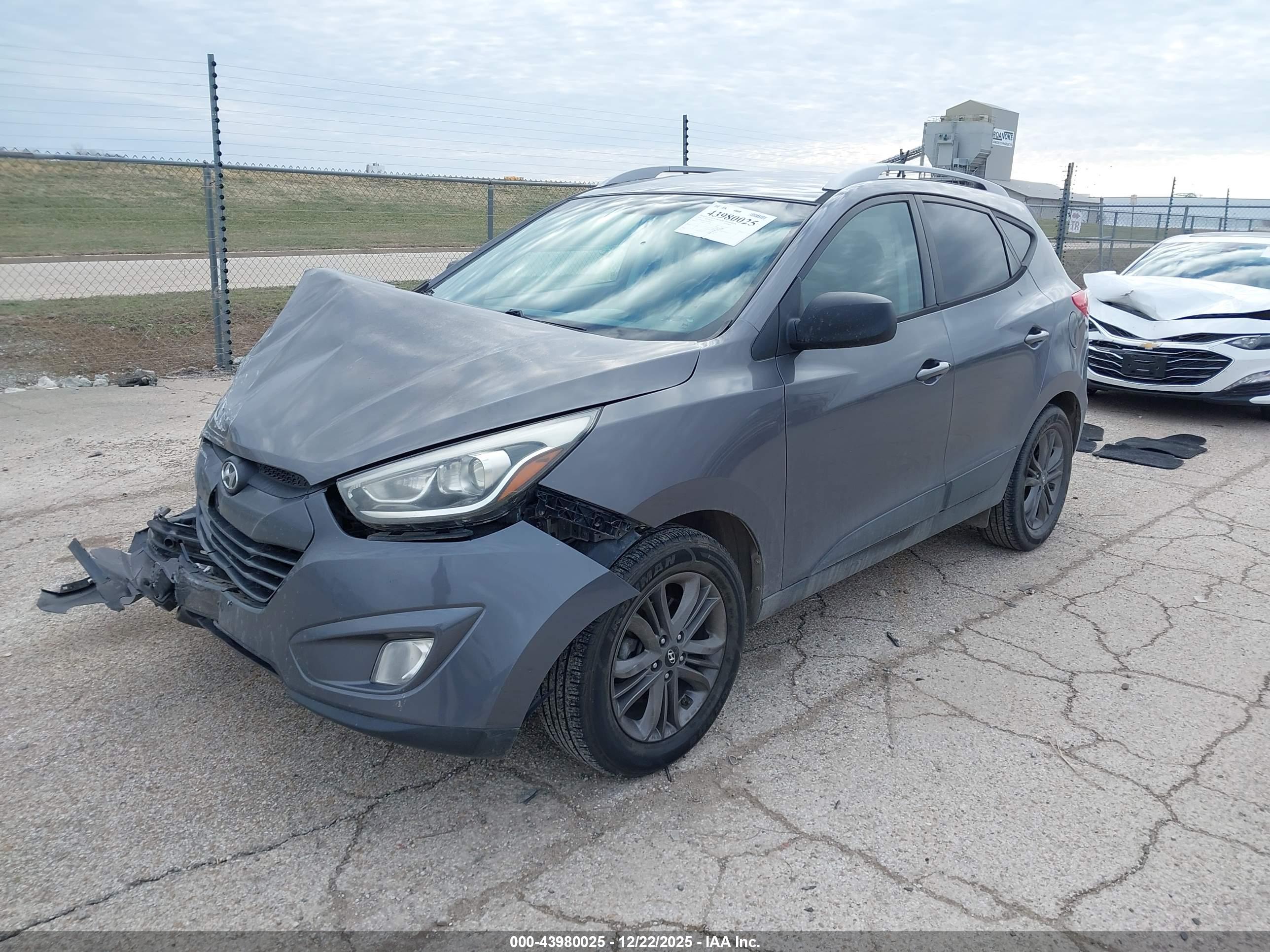 HYUNDAI TUCSON image 2