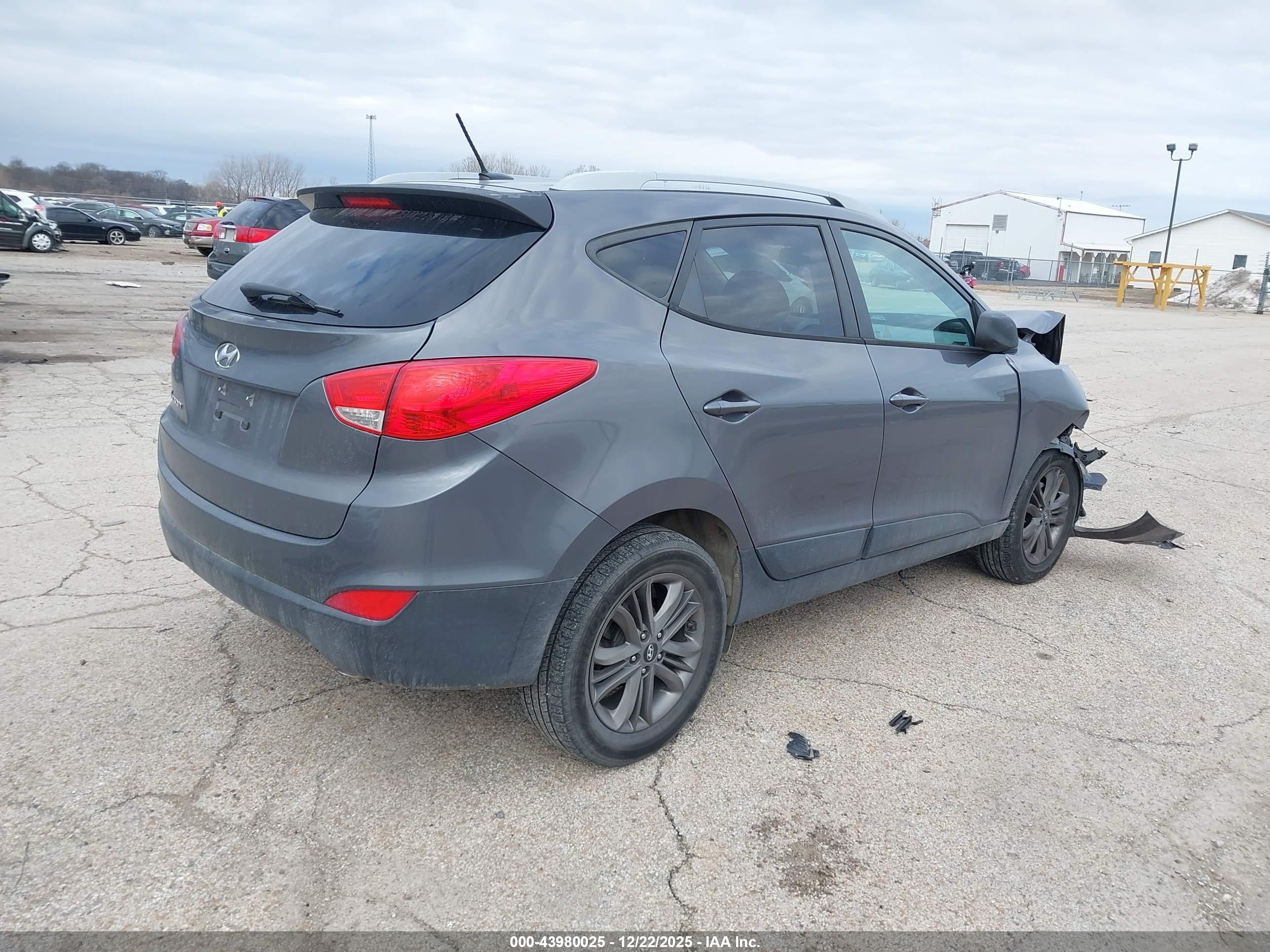 HYUNDAI TUCSON image 4