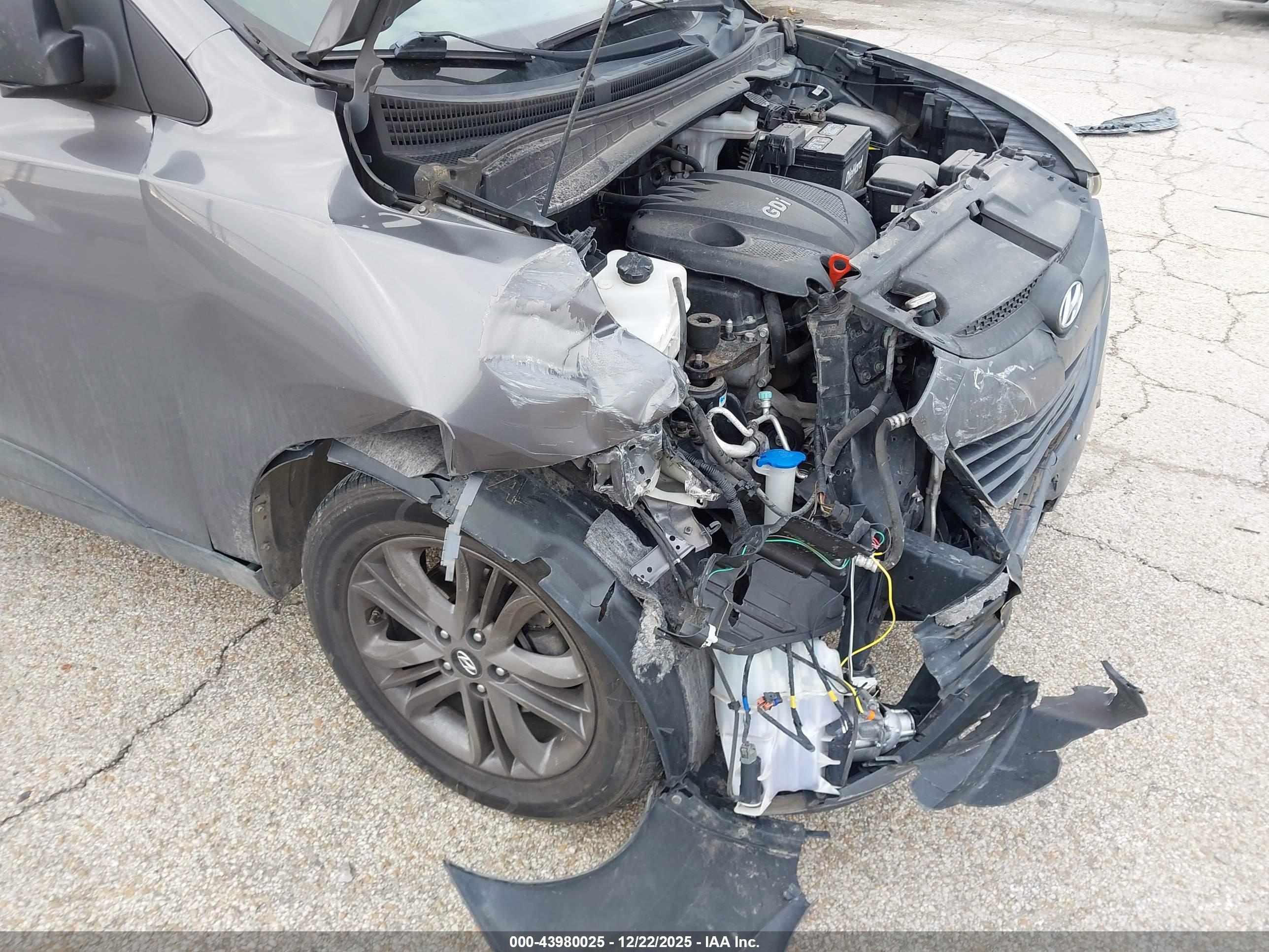 HYUNDAI TUCSON image 6