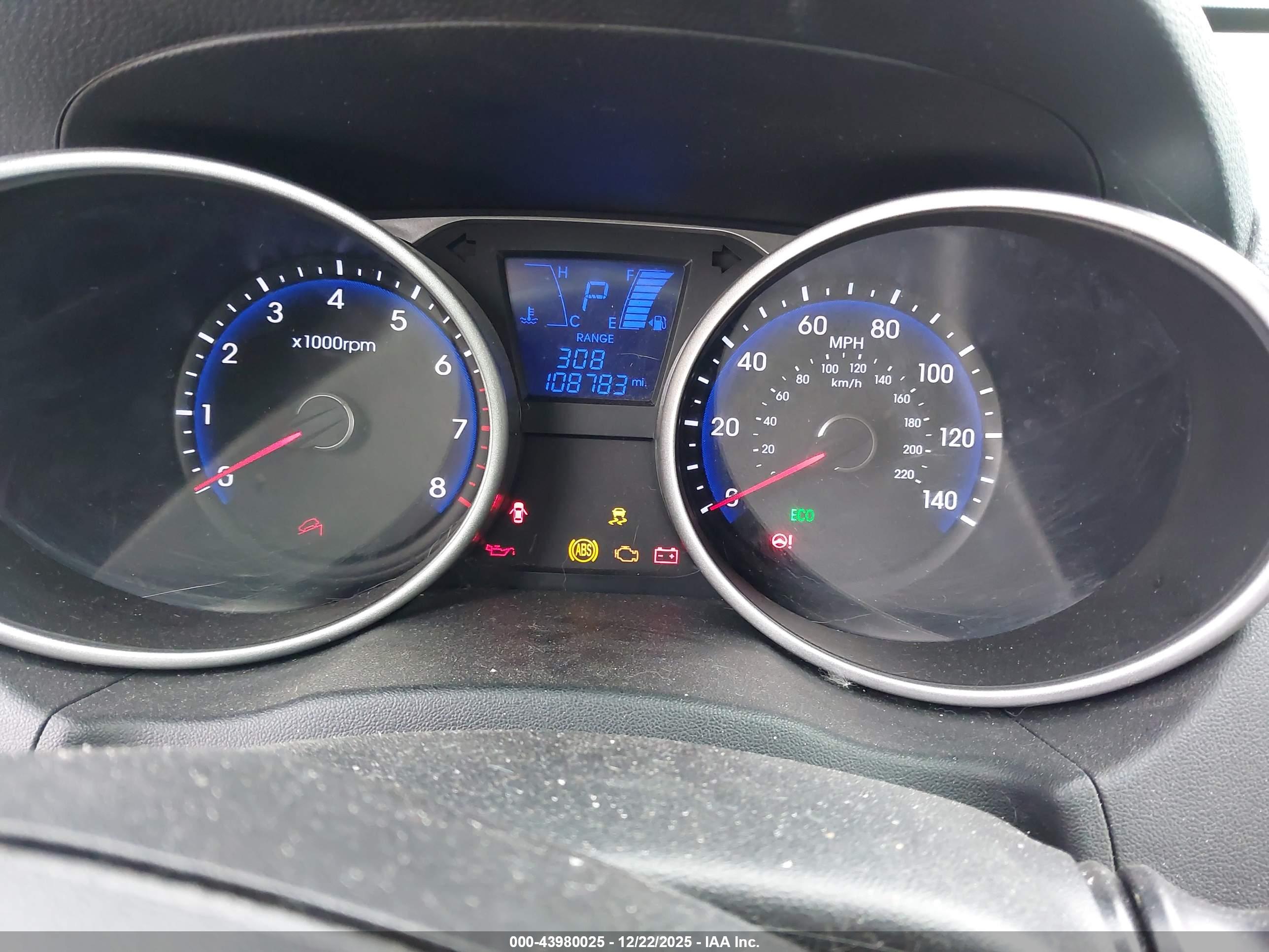 HYUNDAI TUCSON image 7