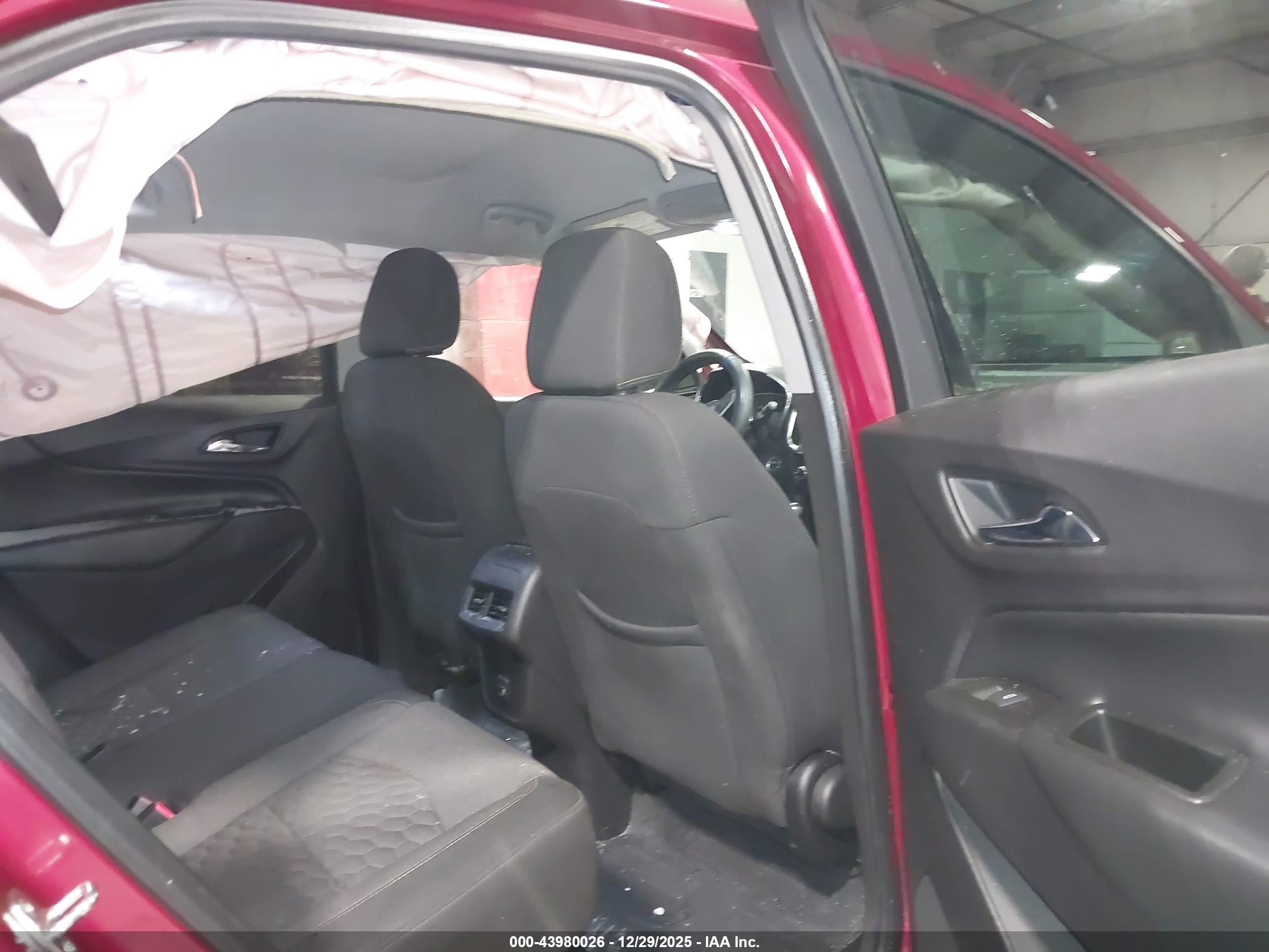 CHEVROLET EQUINOX image 8