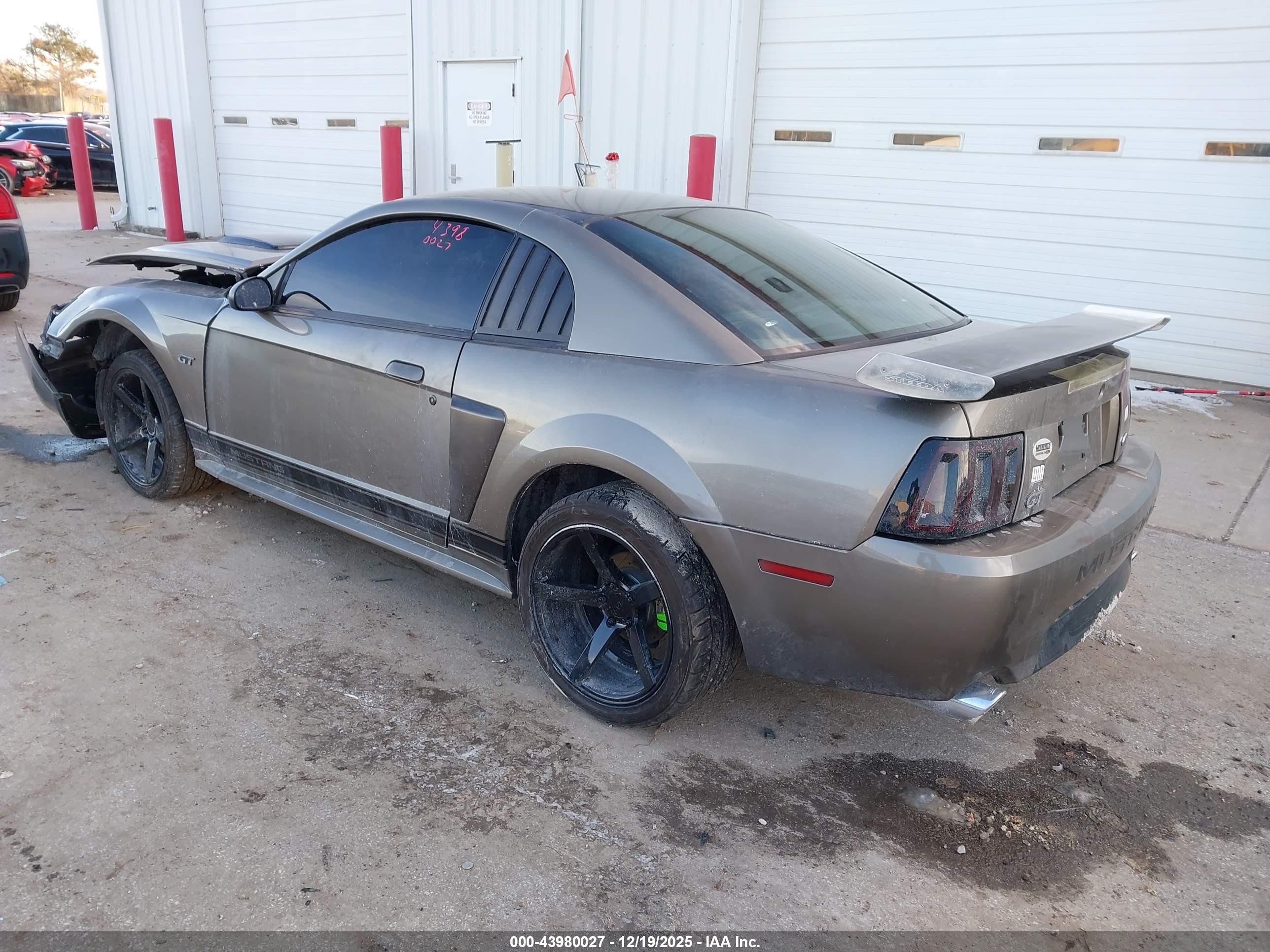 FORD MUSTANG image 3