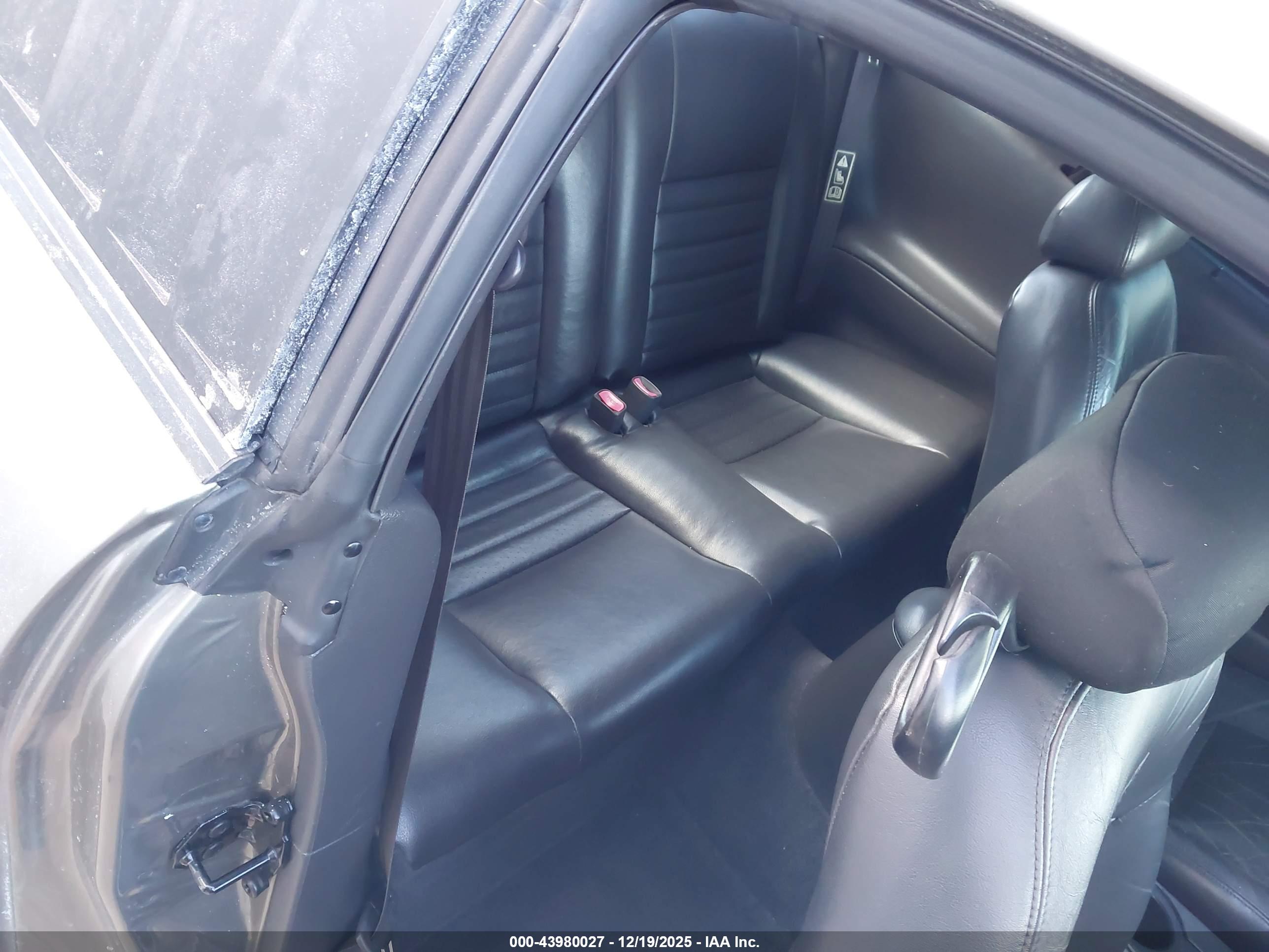 FORD MUSTANG image 8