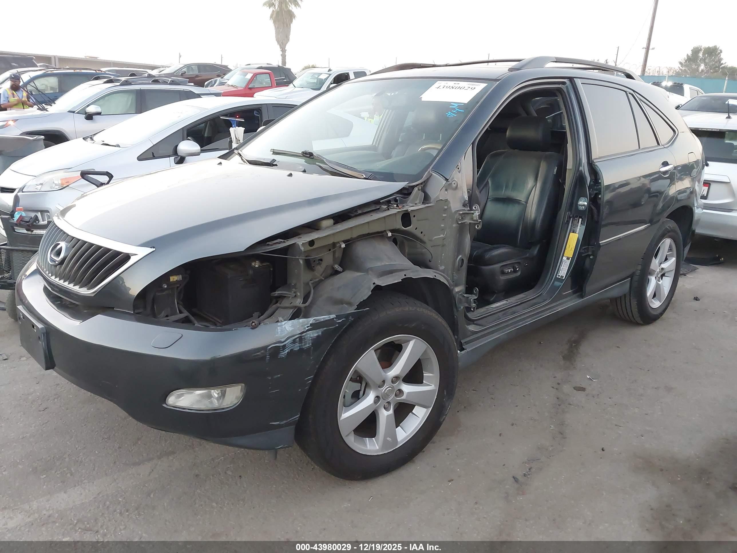 LEXUS RX image 2