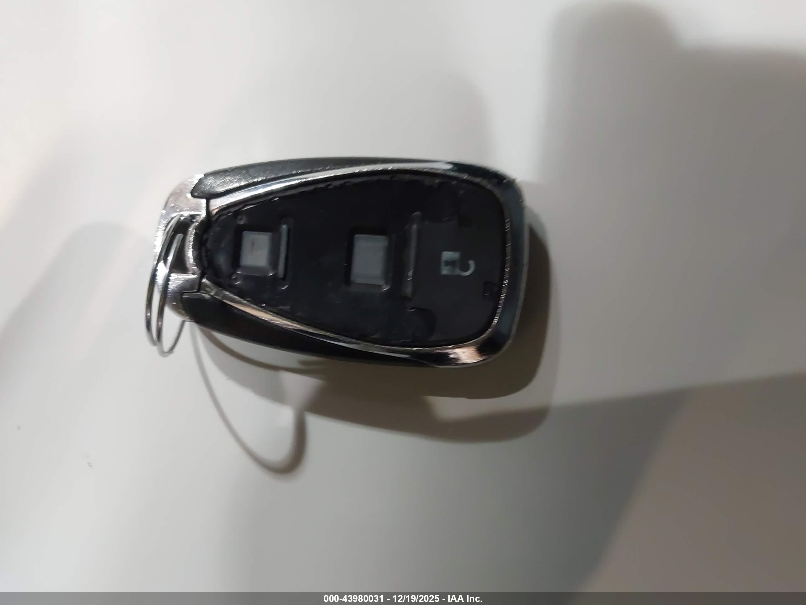 CHEVROLET EQUINOX image 11
