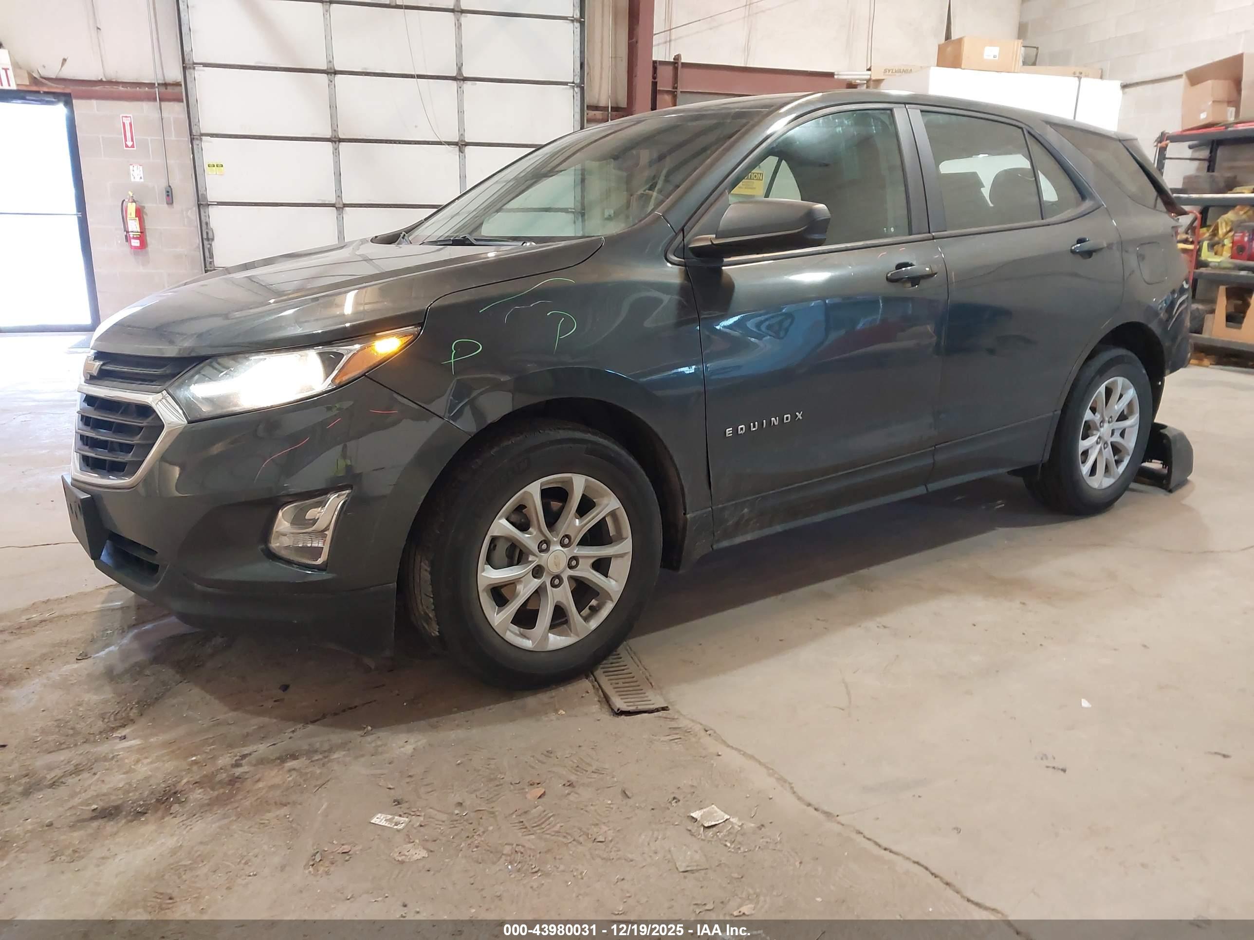 CHEVROLET EQUINOX image 2