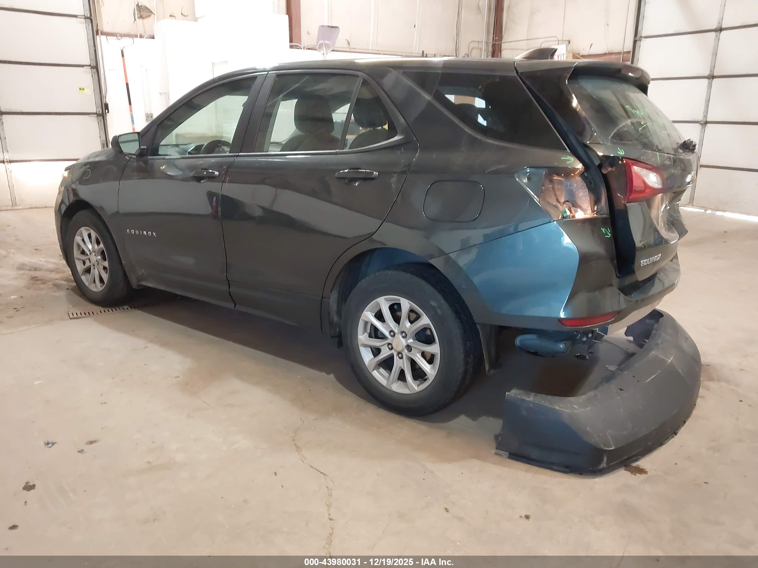CHEVROLET EQUINOX image 3
