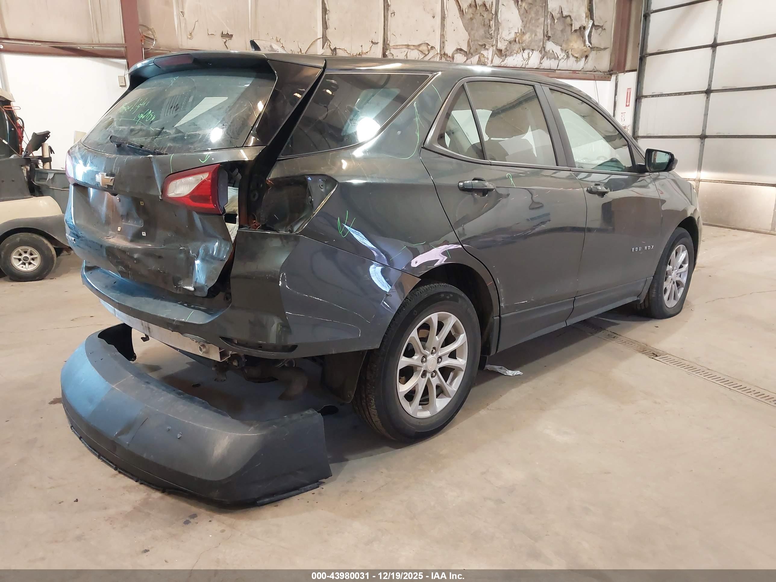 CHEVROLET EQUINOX image 4