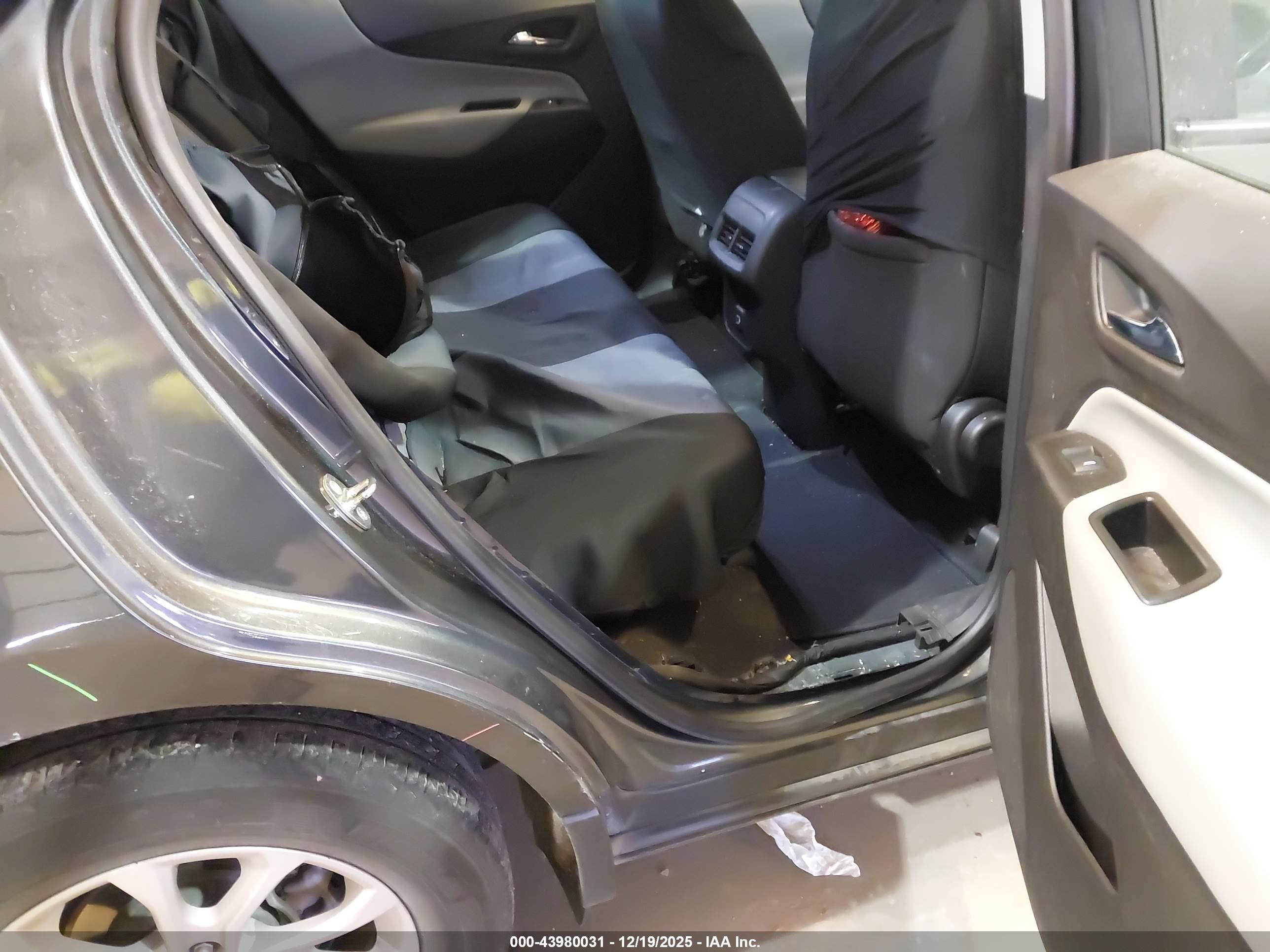 CHEVROLET EQUINOX image 8