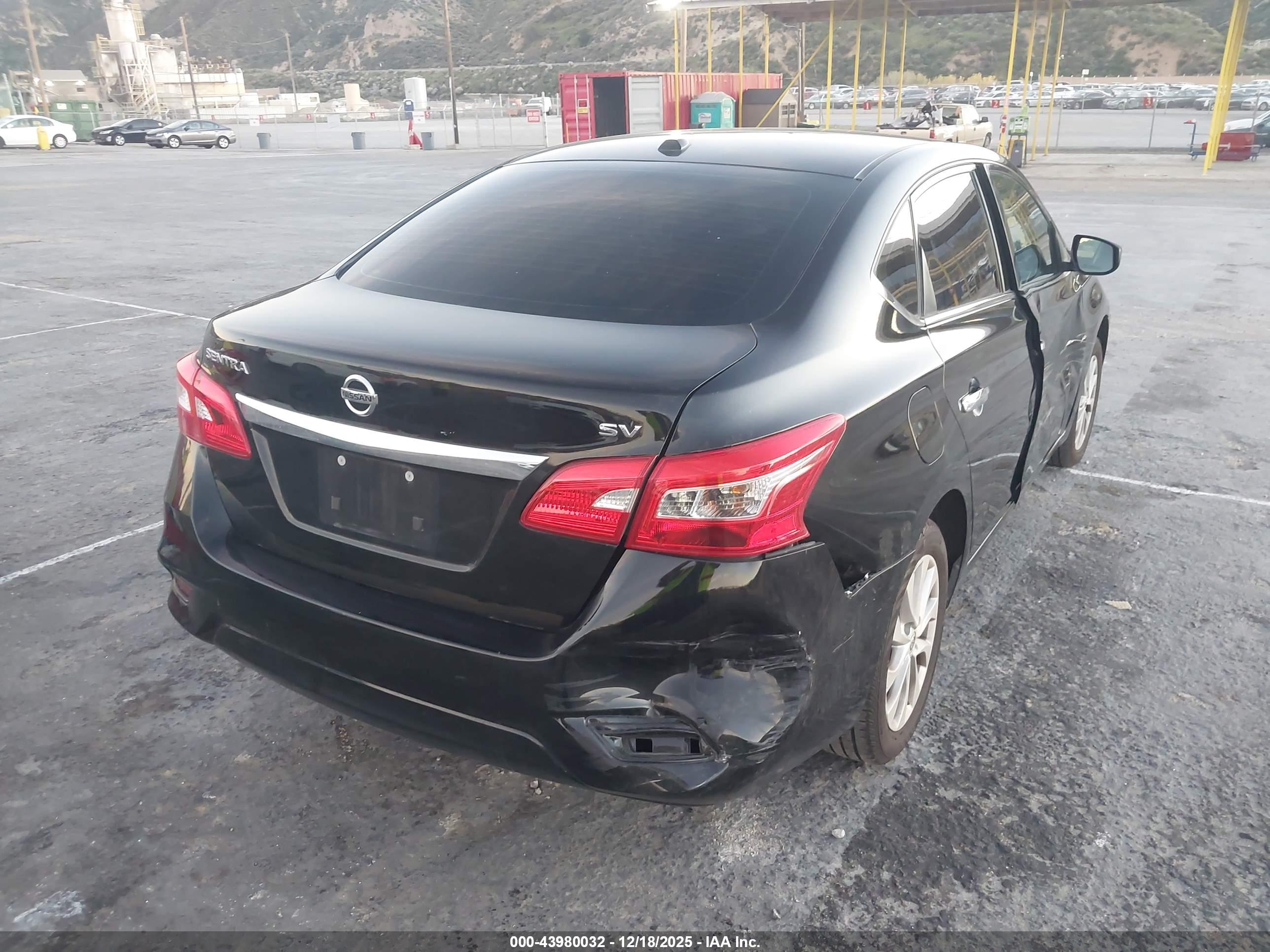 NISSAN SENTRA image 4