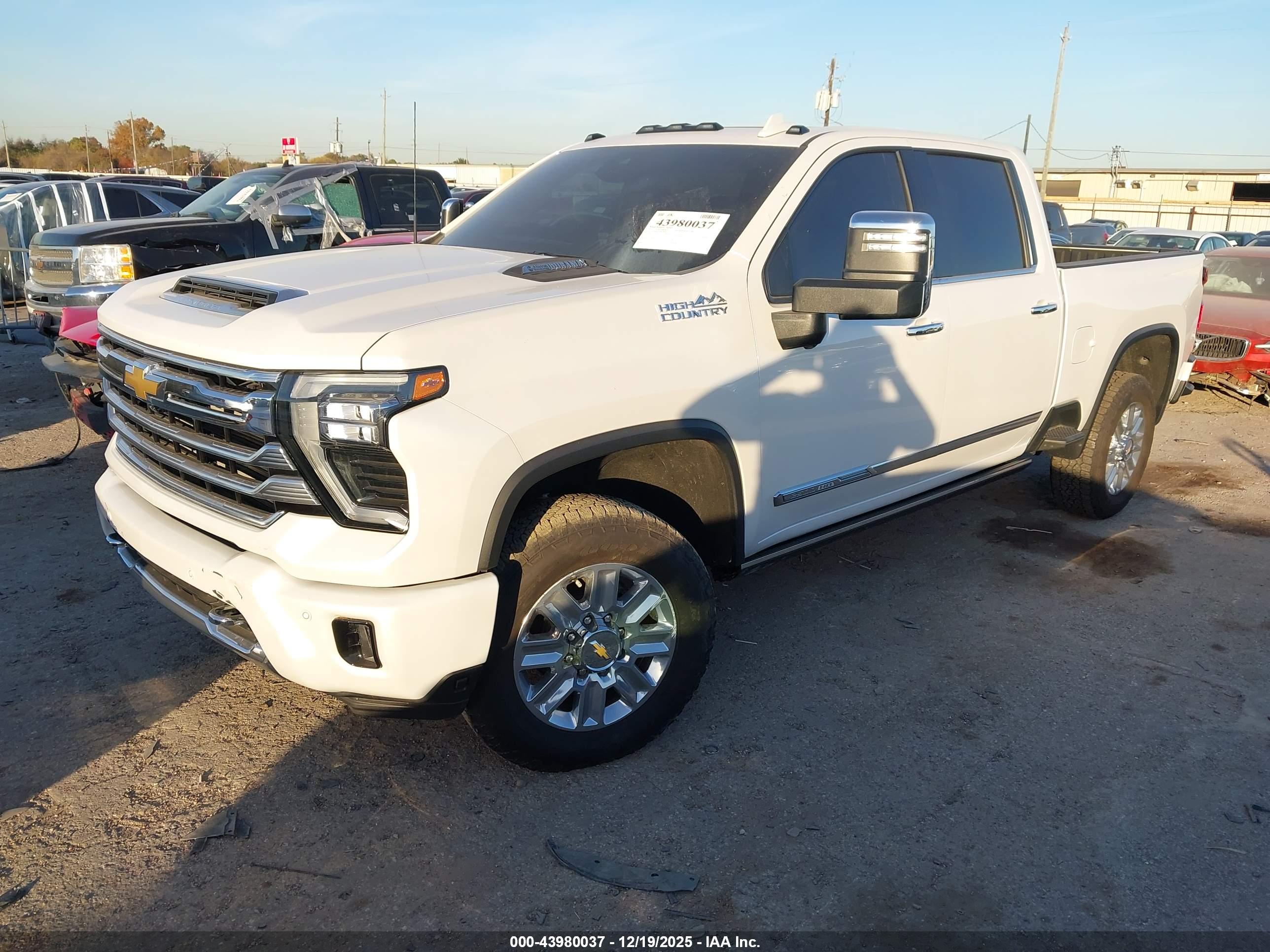 CHEVROLET SILVERADO image 2