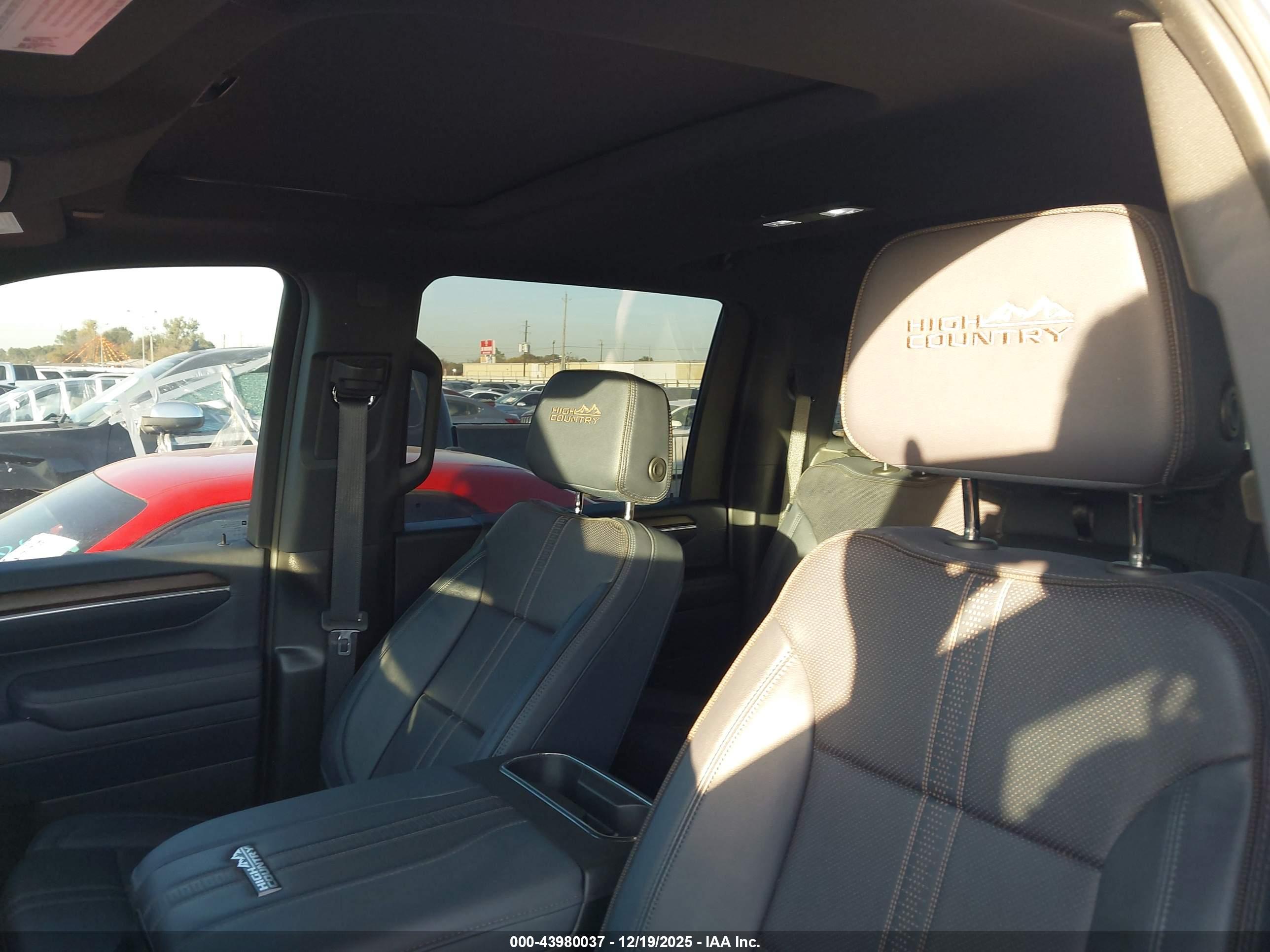 CHEVROLET SILVERADO image 7