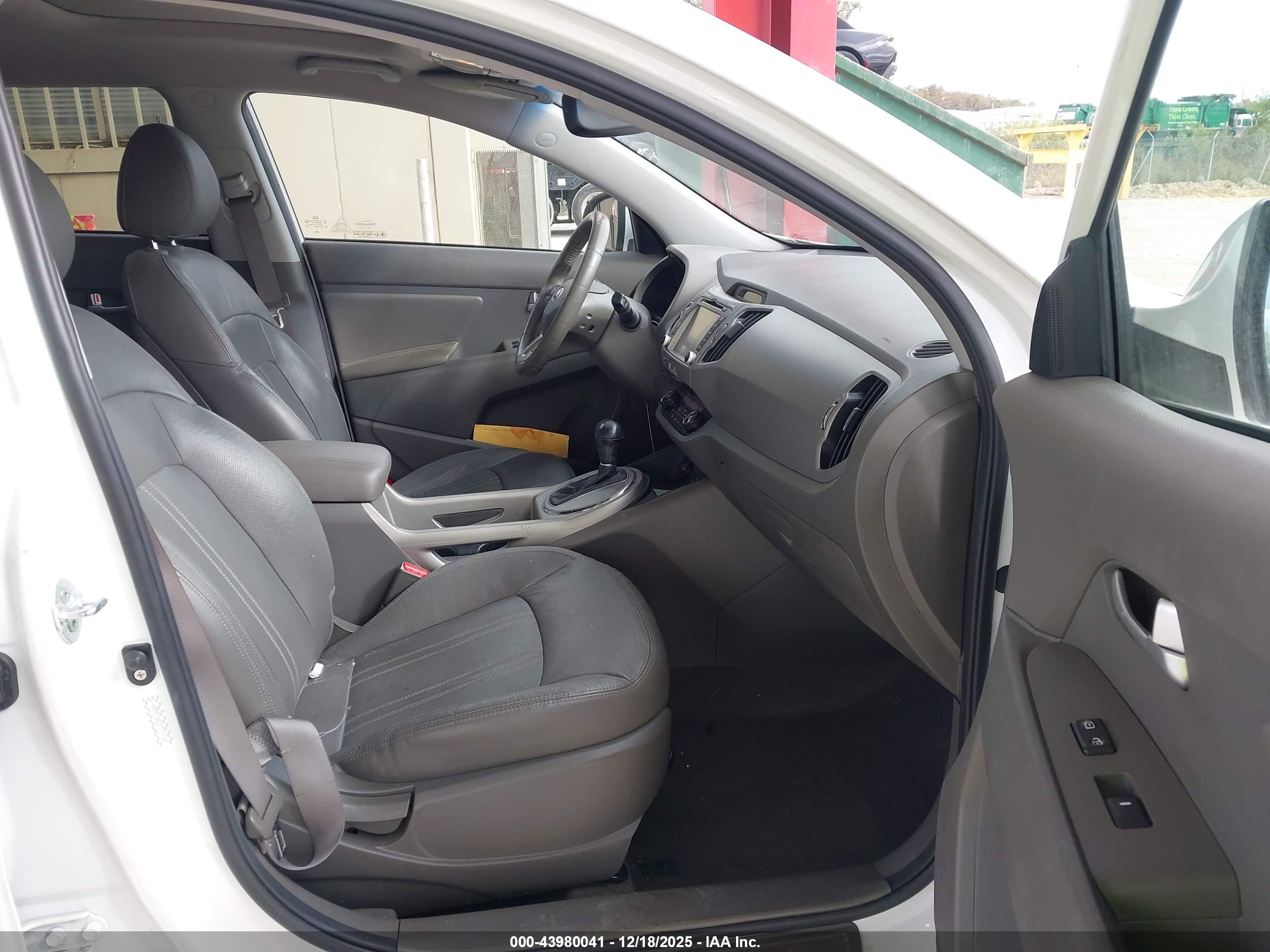 KIA SPORTAGE image 5