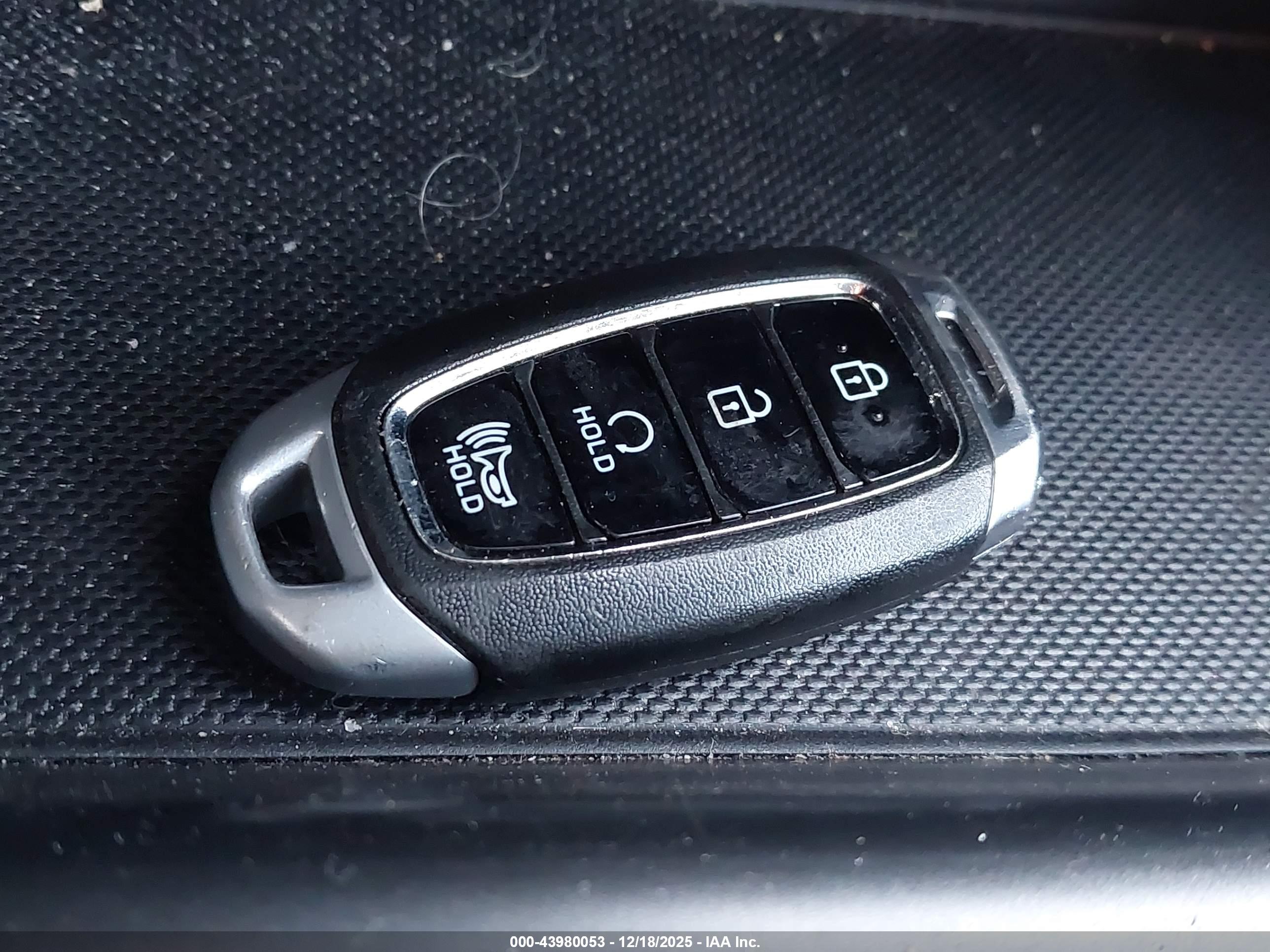 HYUNDAI KONA image 11