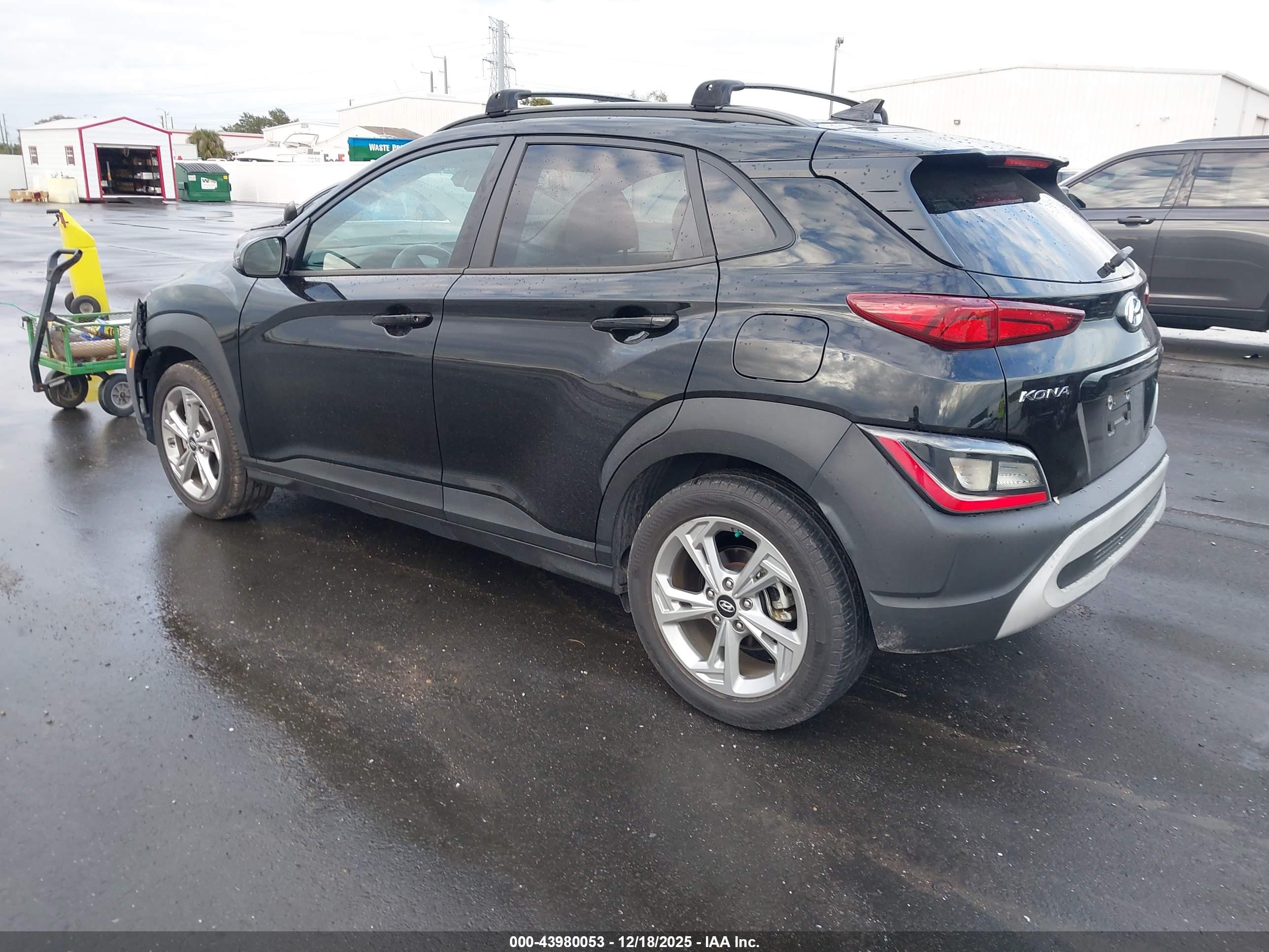 HYUNDAI KONA image 3