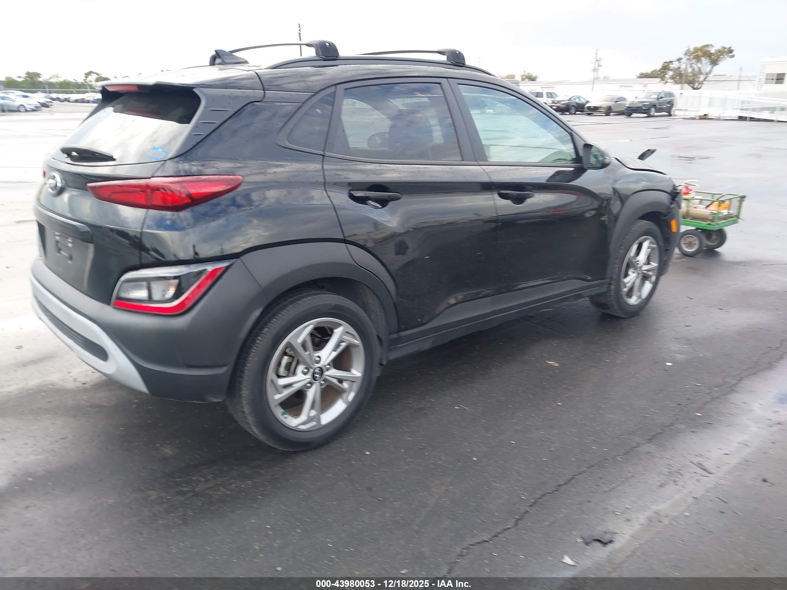 HYUNDAI KONA image 4