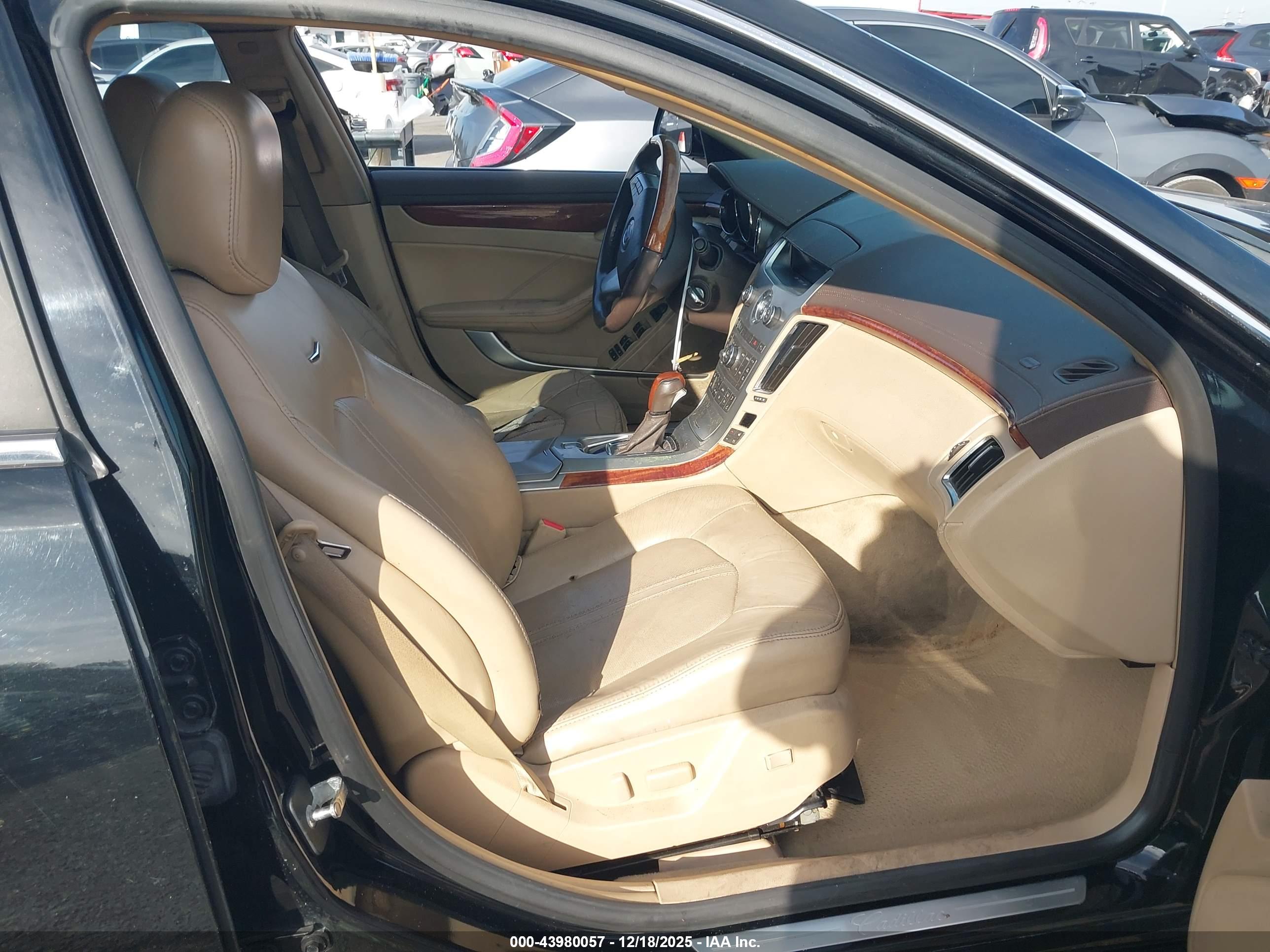 CADILLAC CTS image 5