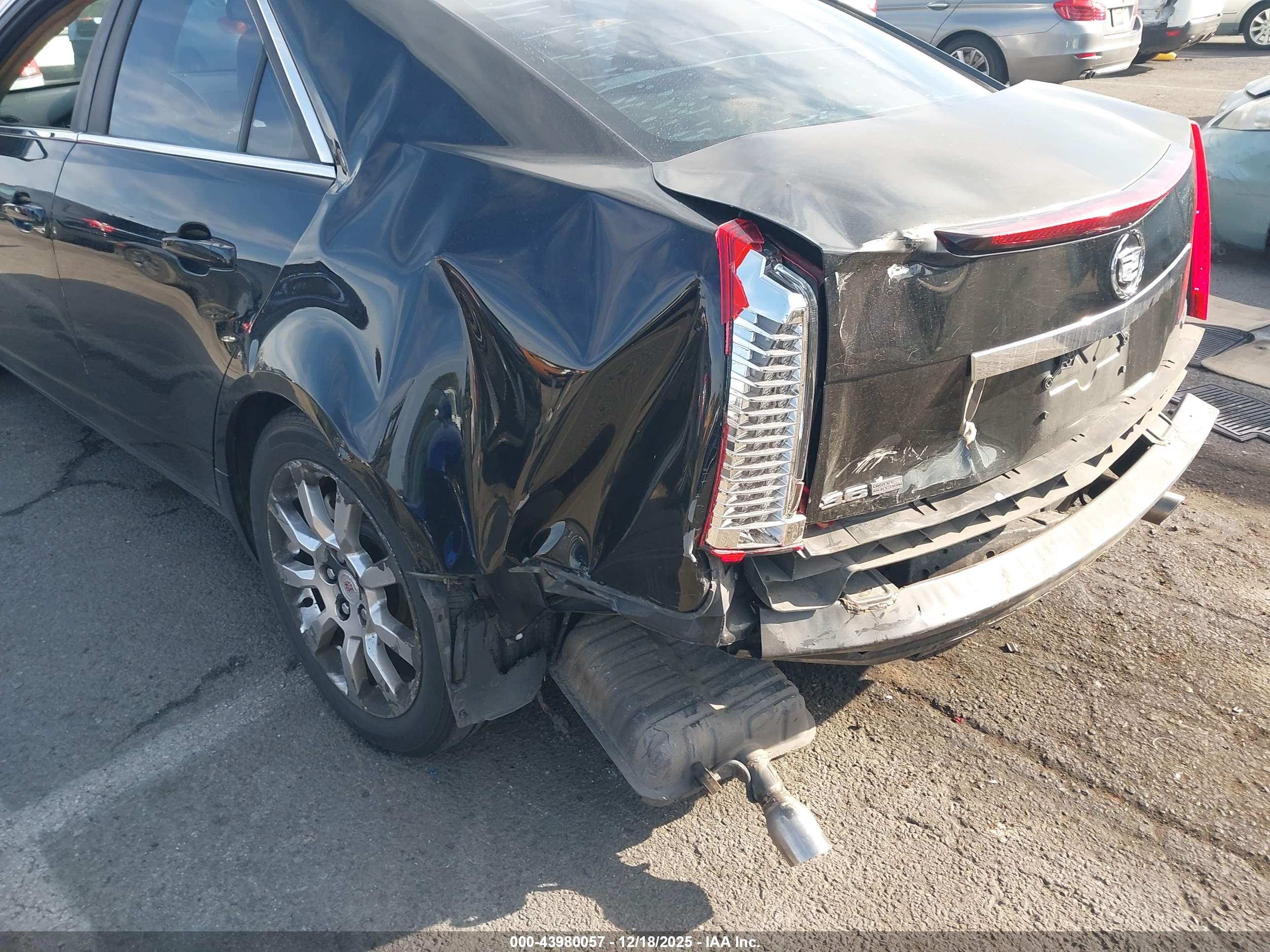 CADILLAC CTS image 6