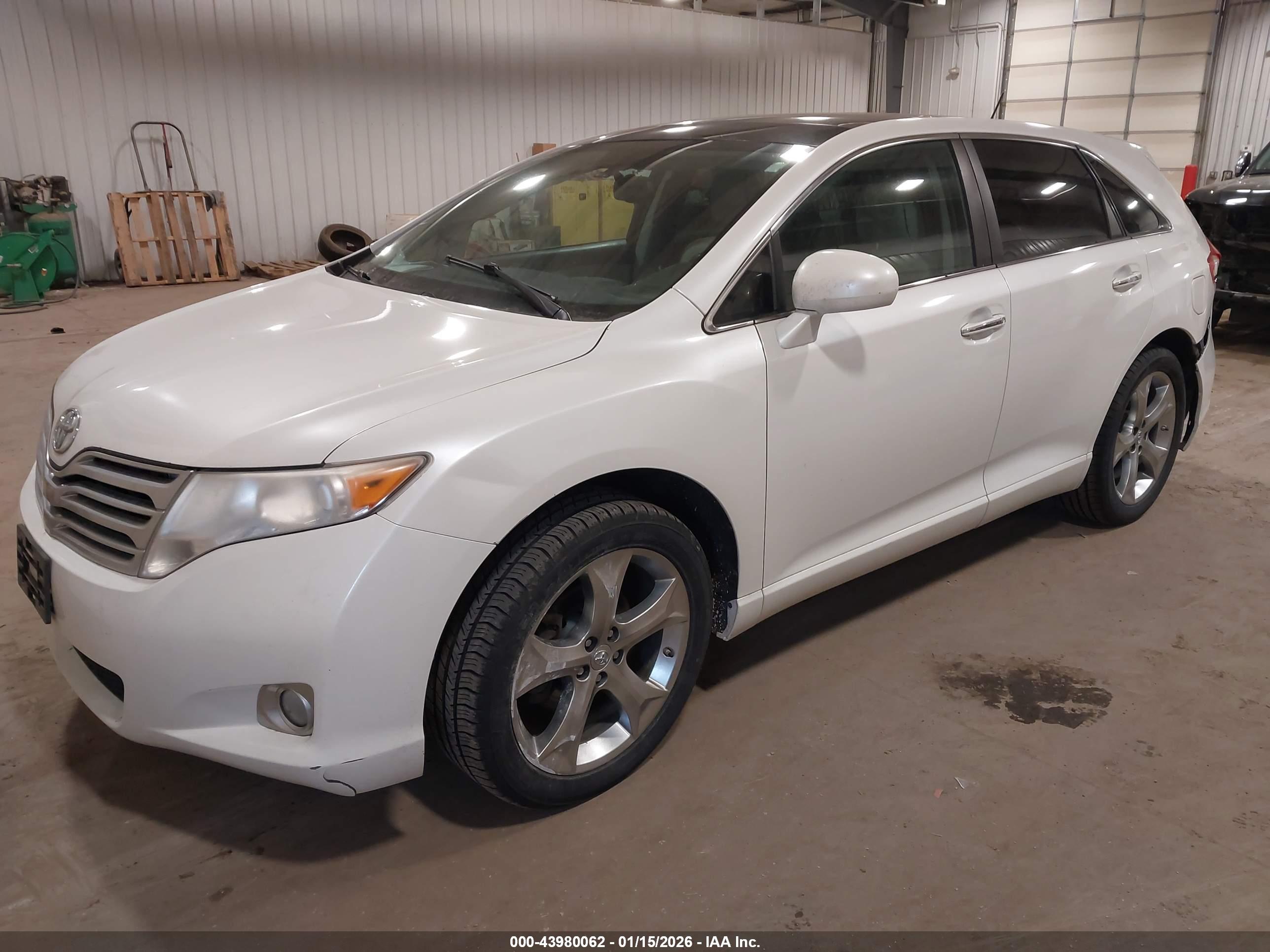 TOYOTA VENZA image 2